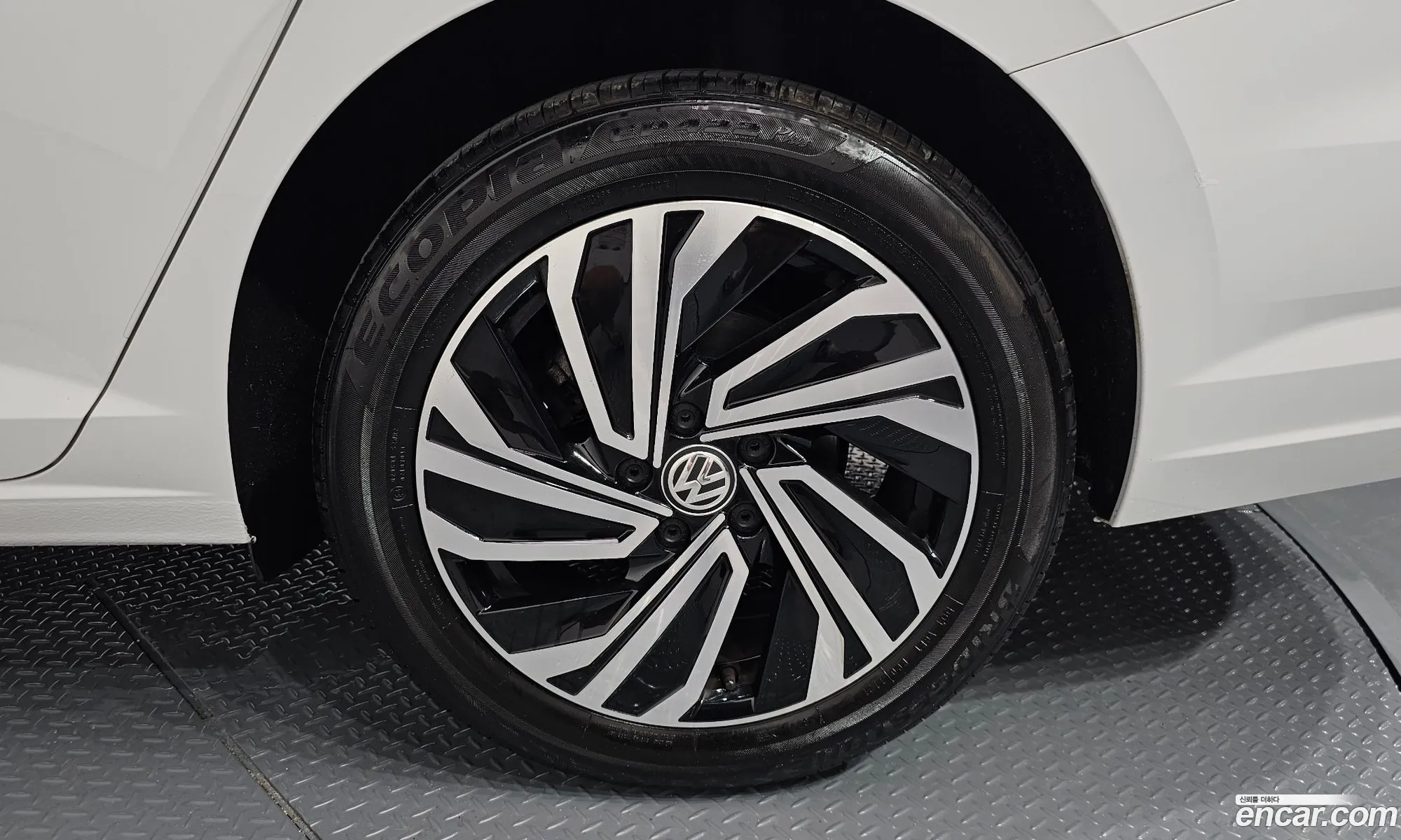 Volkswagen Jetta 7Th Generation 14 Tsi Prestige - фотография 7691656