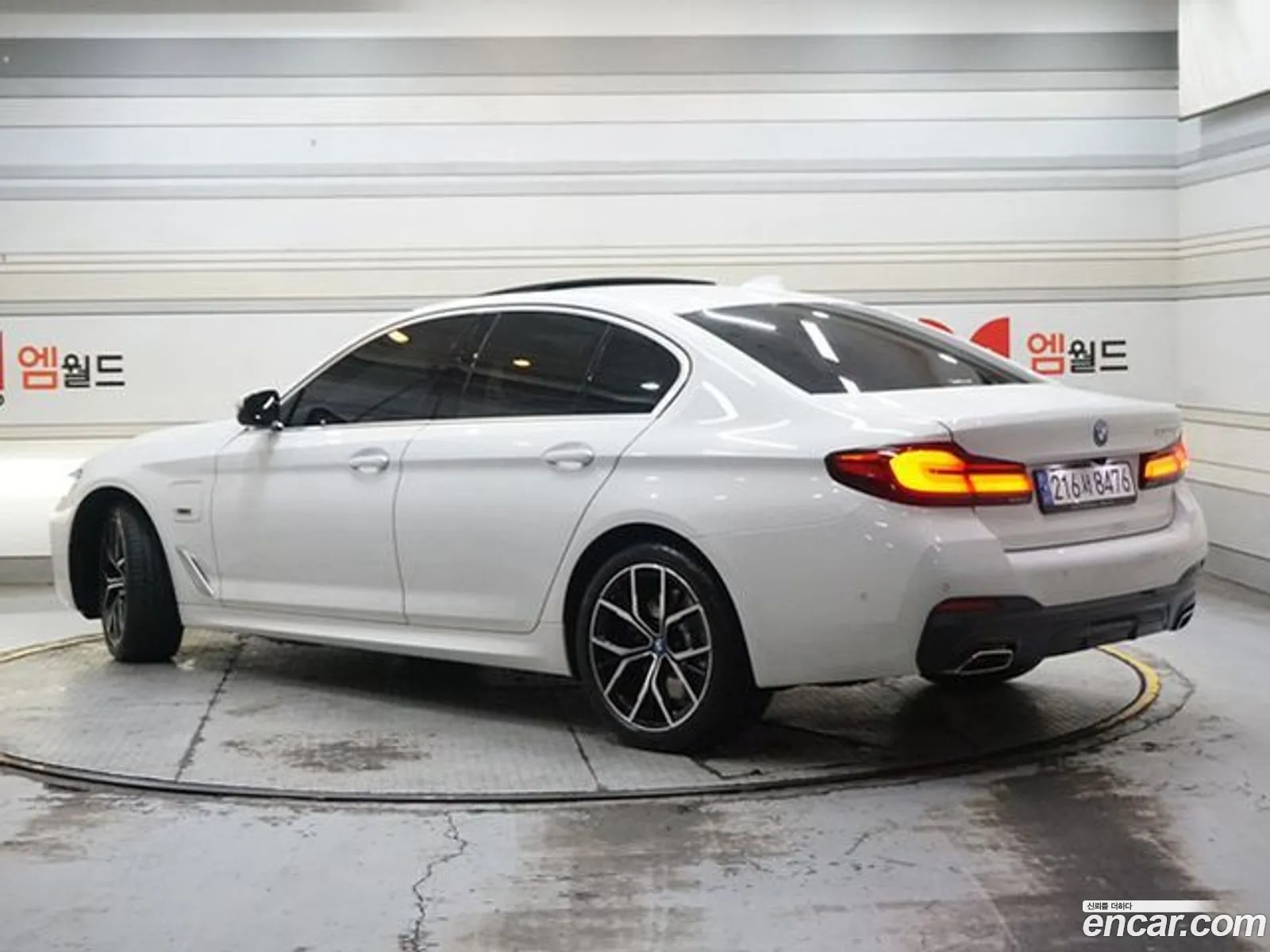 BMW 5 Series G30 530E M Sports - фотография 6795147