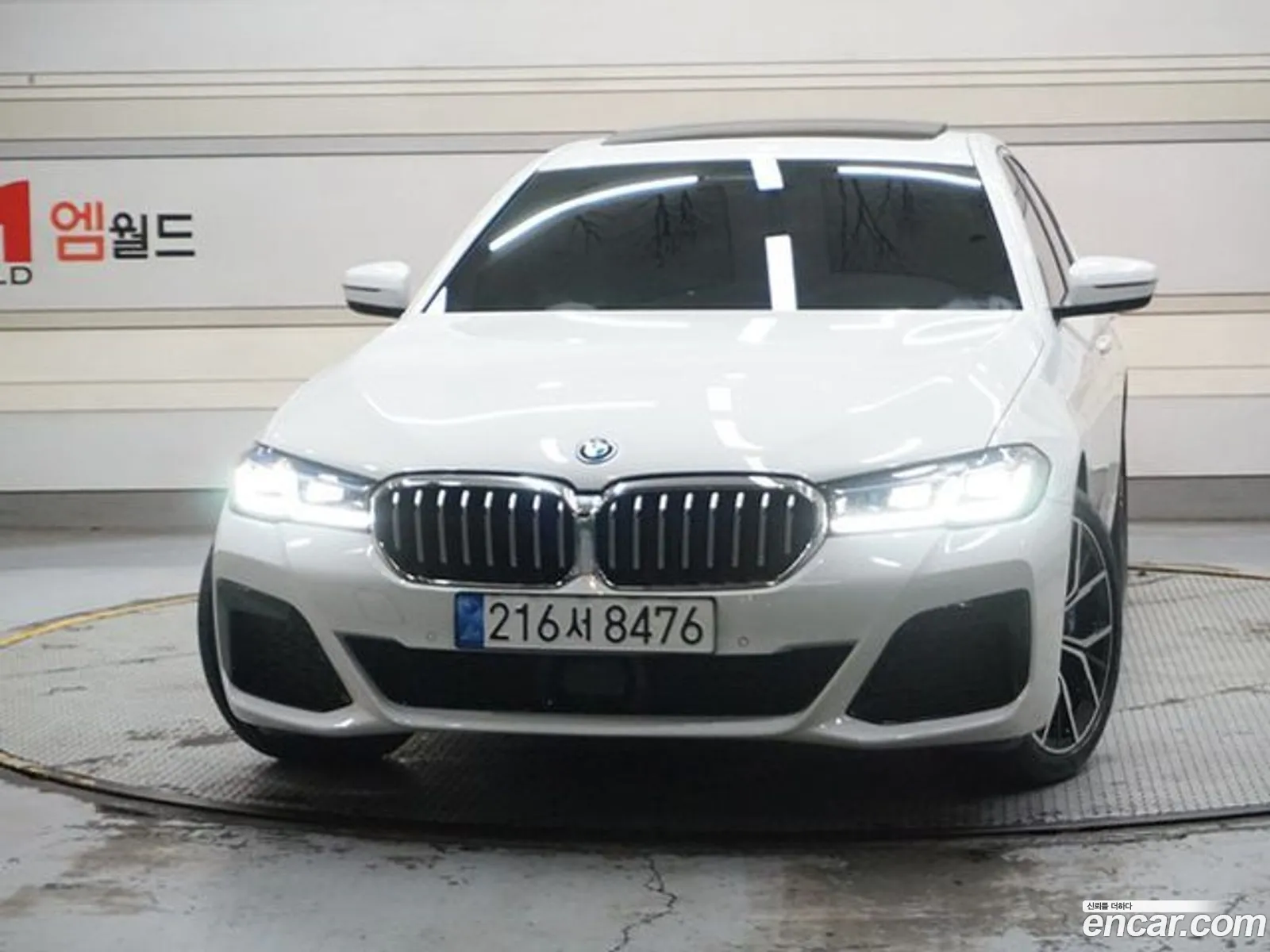 BMW 5 Series G30 530E M Sports - фотография 6795148