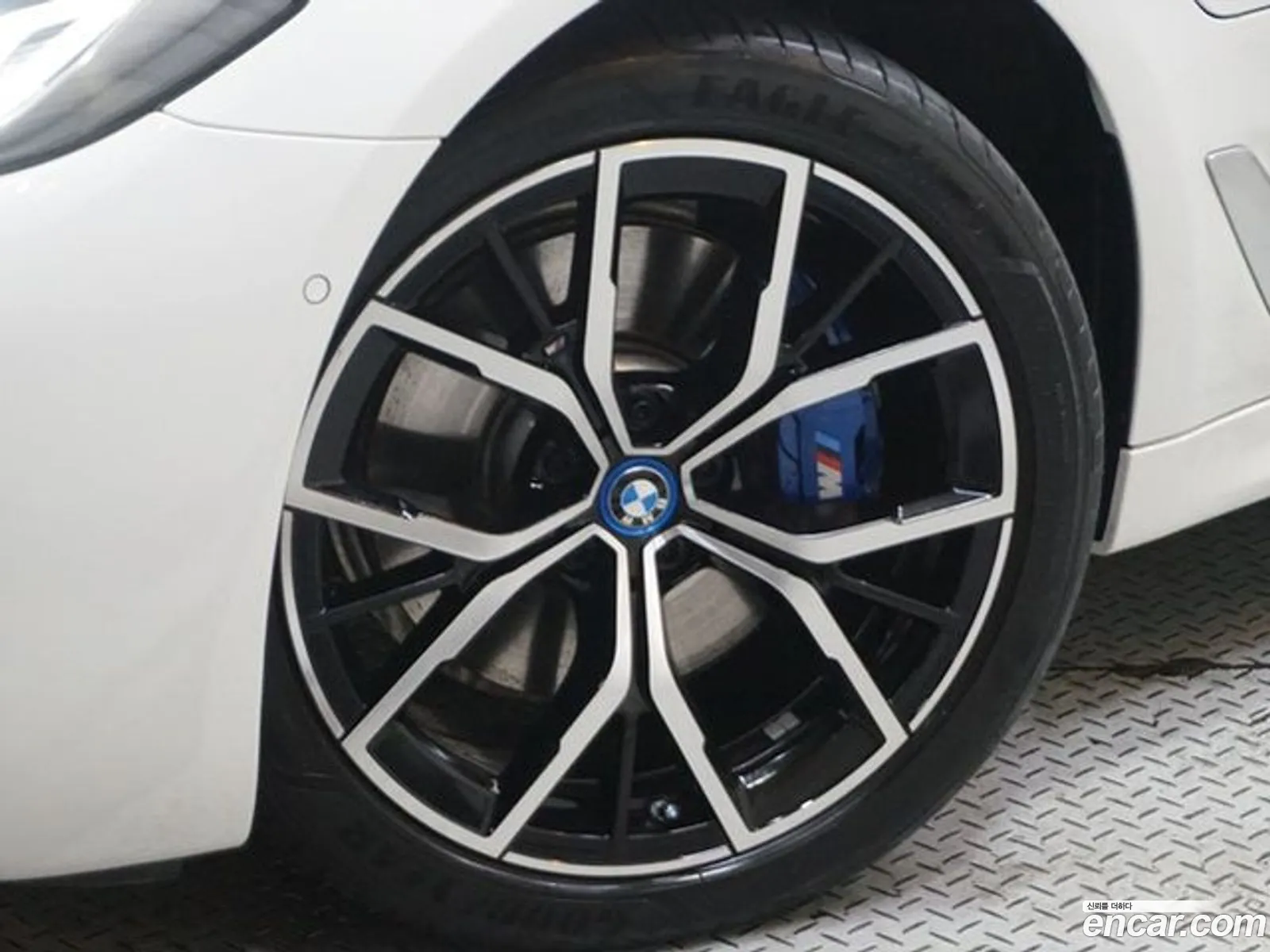 BMW 5 Series G30 530E M Sports - фотография 6795150