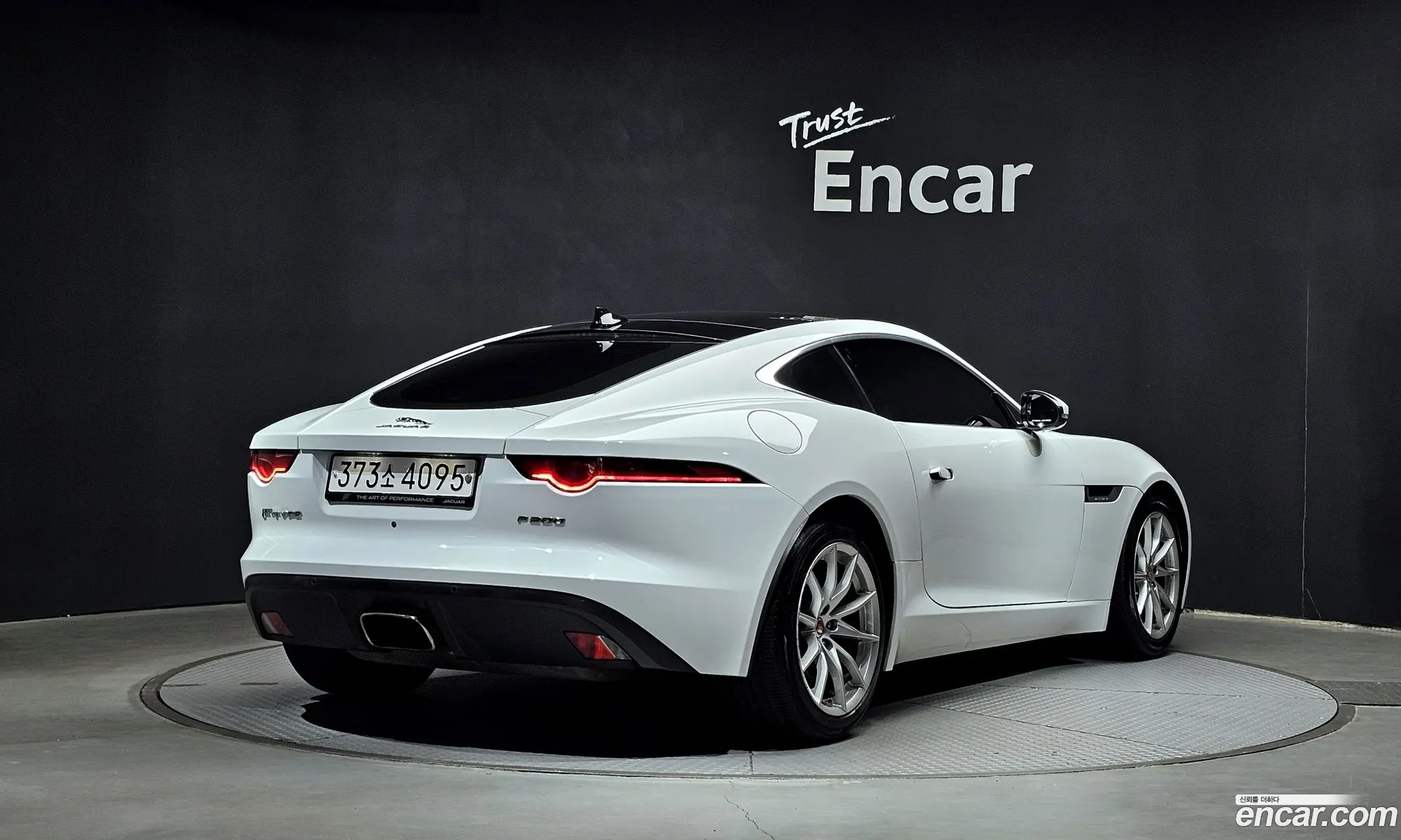 Jaguar F-Type P300 Coupe X152 - фотография 3929158