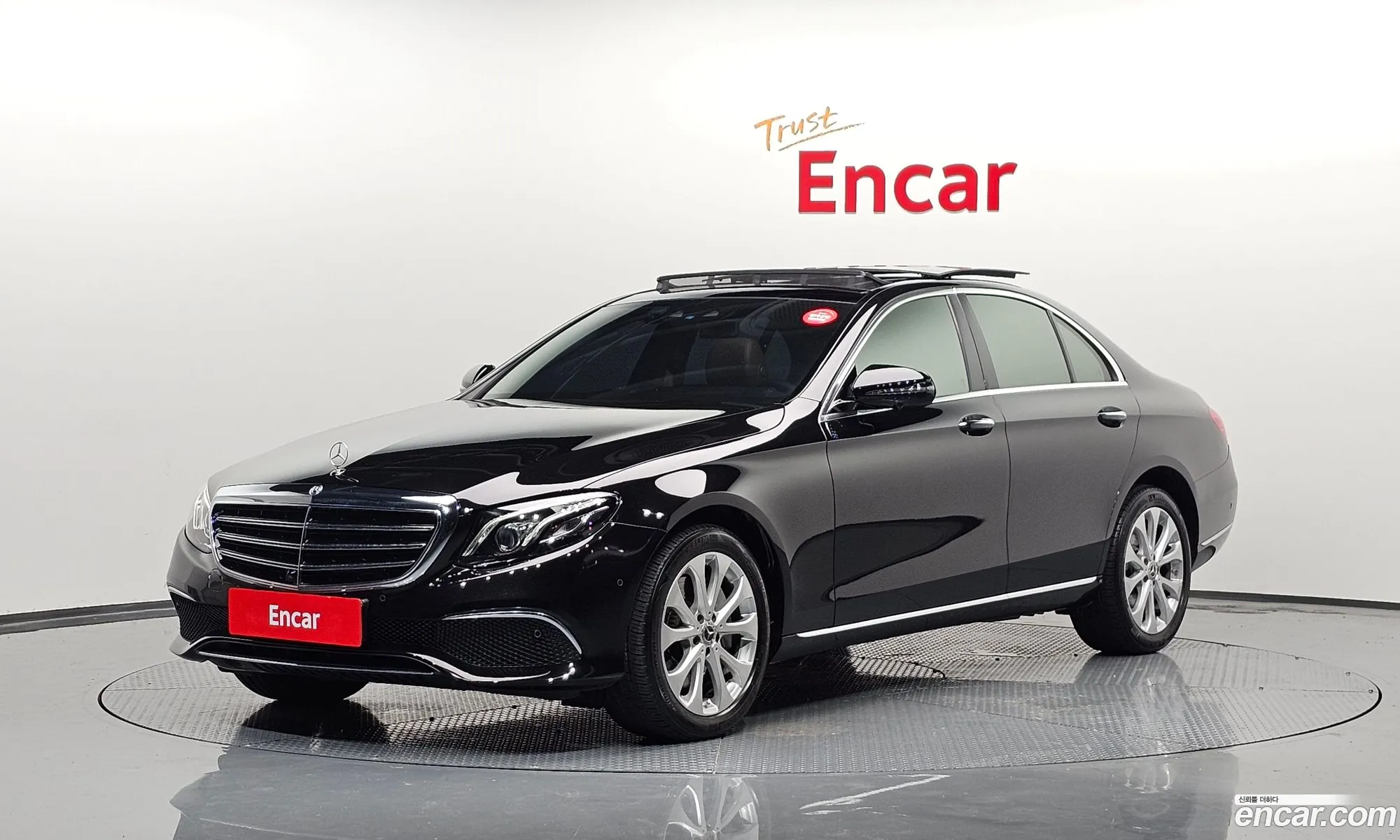 Mercedes E-Class W213 E300 4Matic Exclusive - фотография 19074936