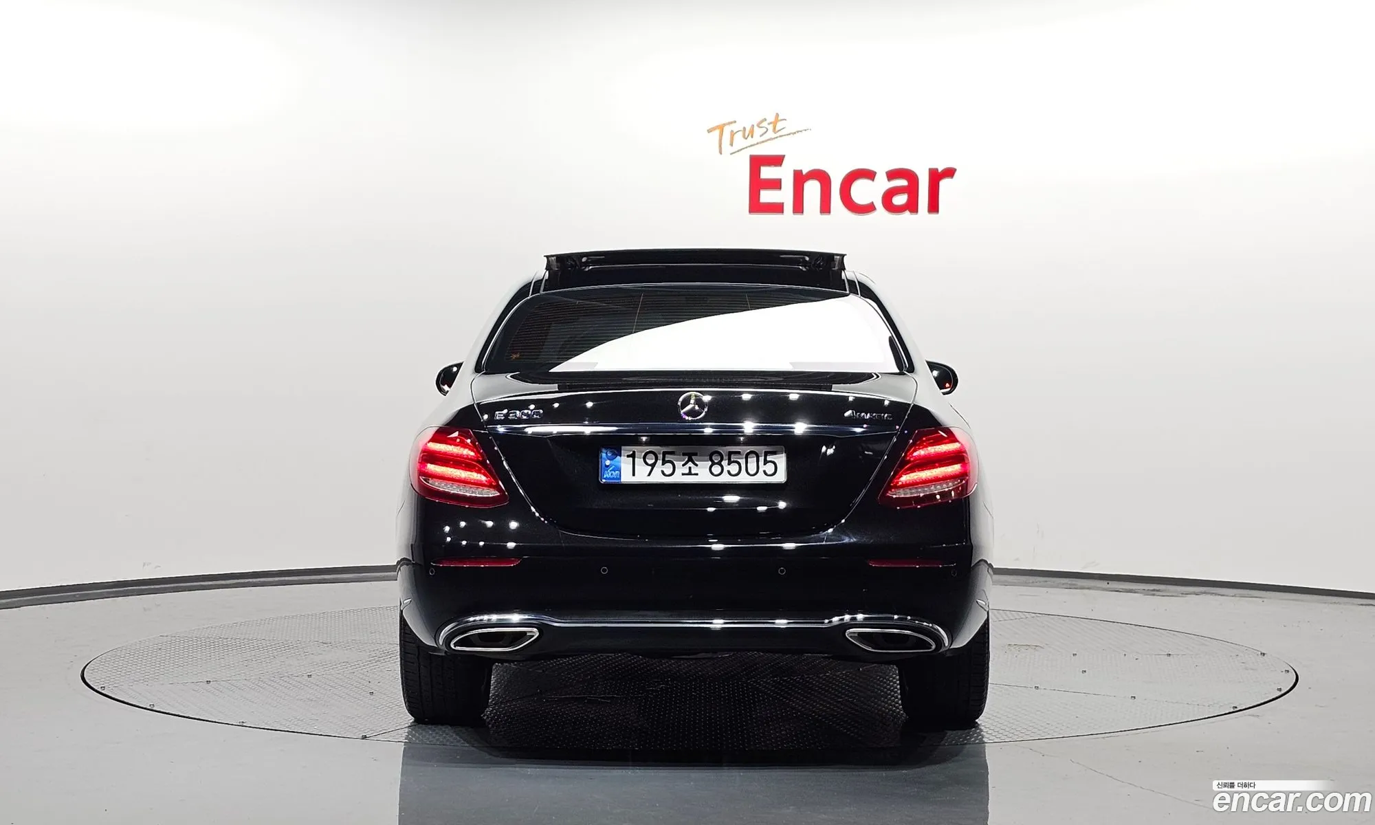 Mercedes E-Class W213 E300 4Matic Exclusive - фотография 19074939
