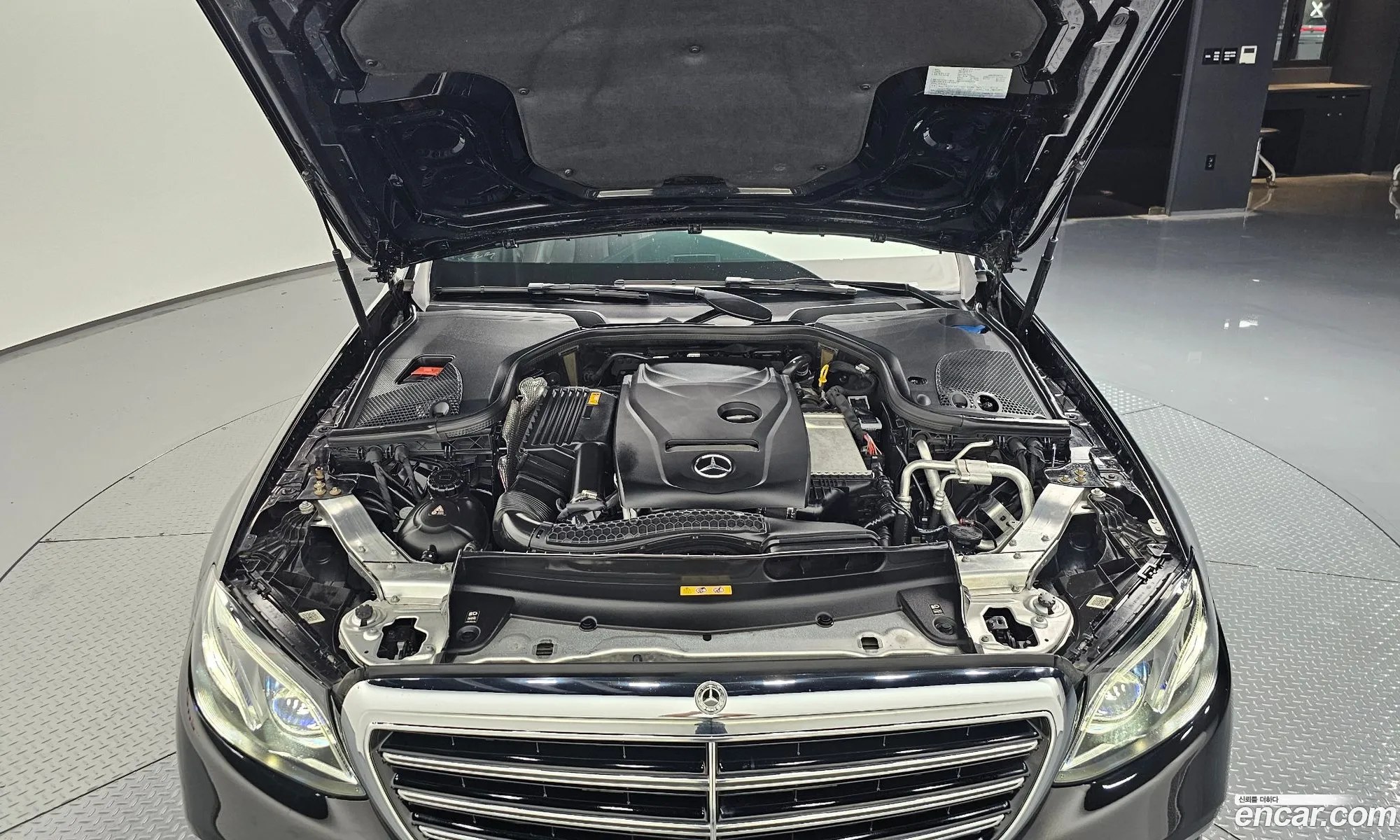 Mercedes E-Class W213 E300 4Matic Exclusive - фотография 19074941