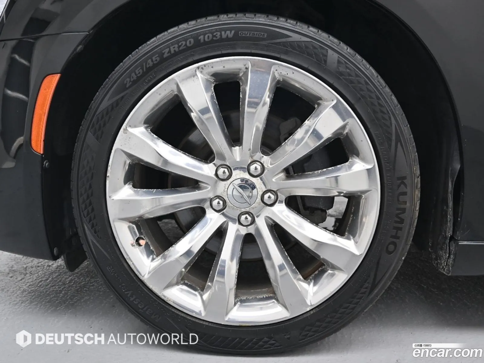 Chrysler The New 300C 36 - фотография 3496425