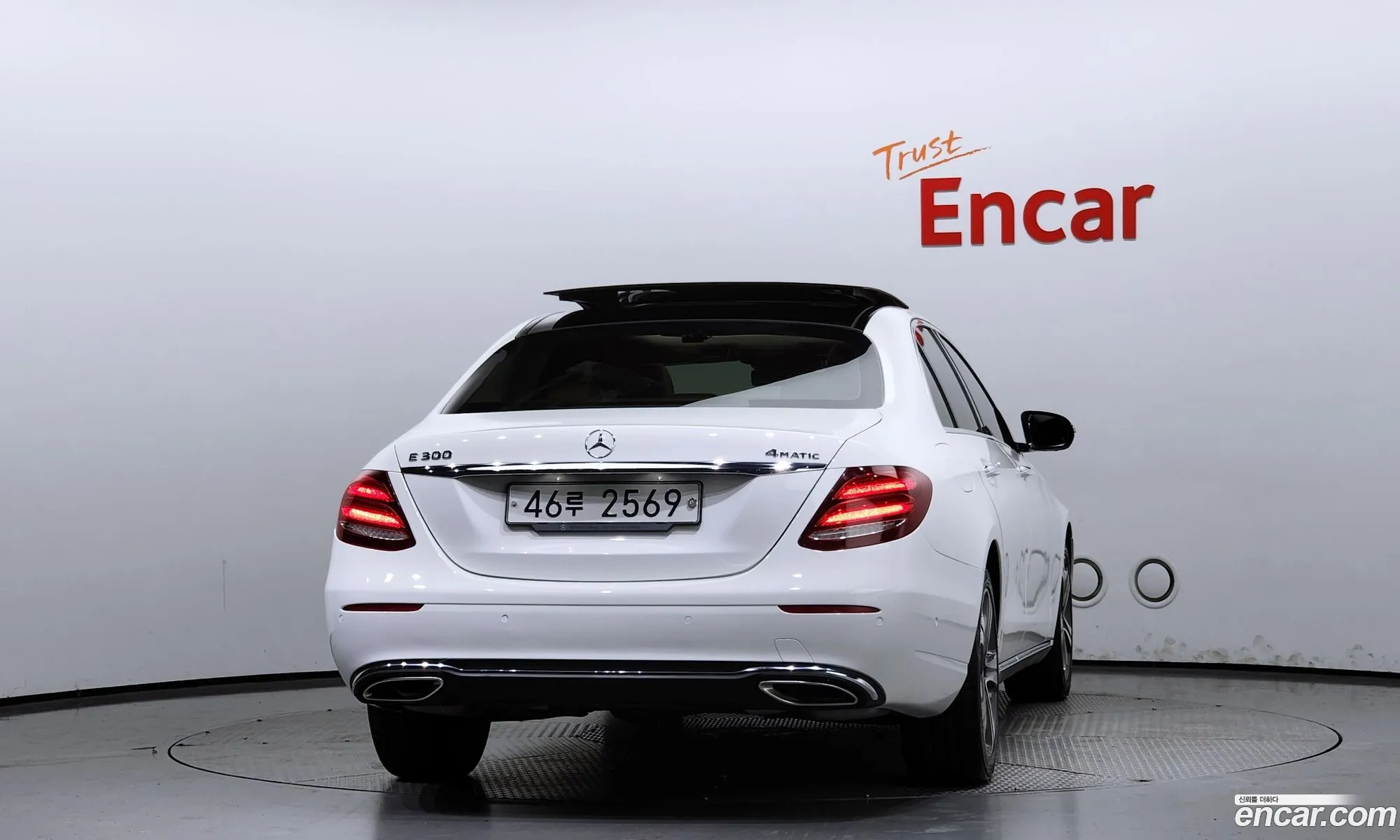 Mercedes E-Class W213 E300 4Matic Avant Garde - фотография 19082027