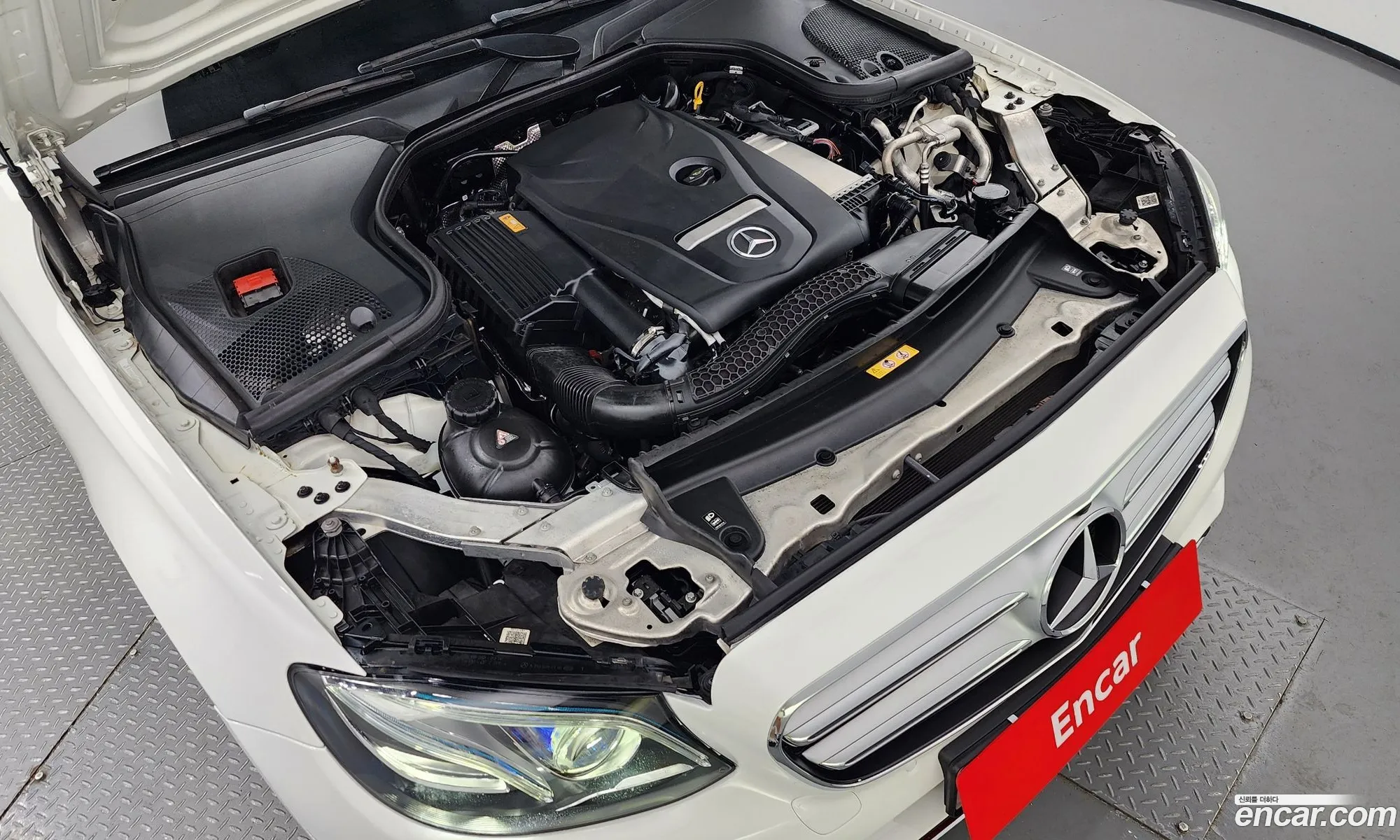 Mercedes E-Class W213 E300 4Matic Avant Garde - фотография 19082029