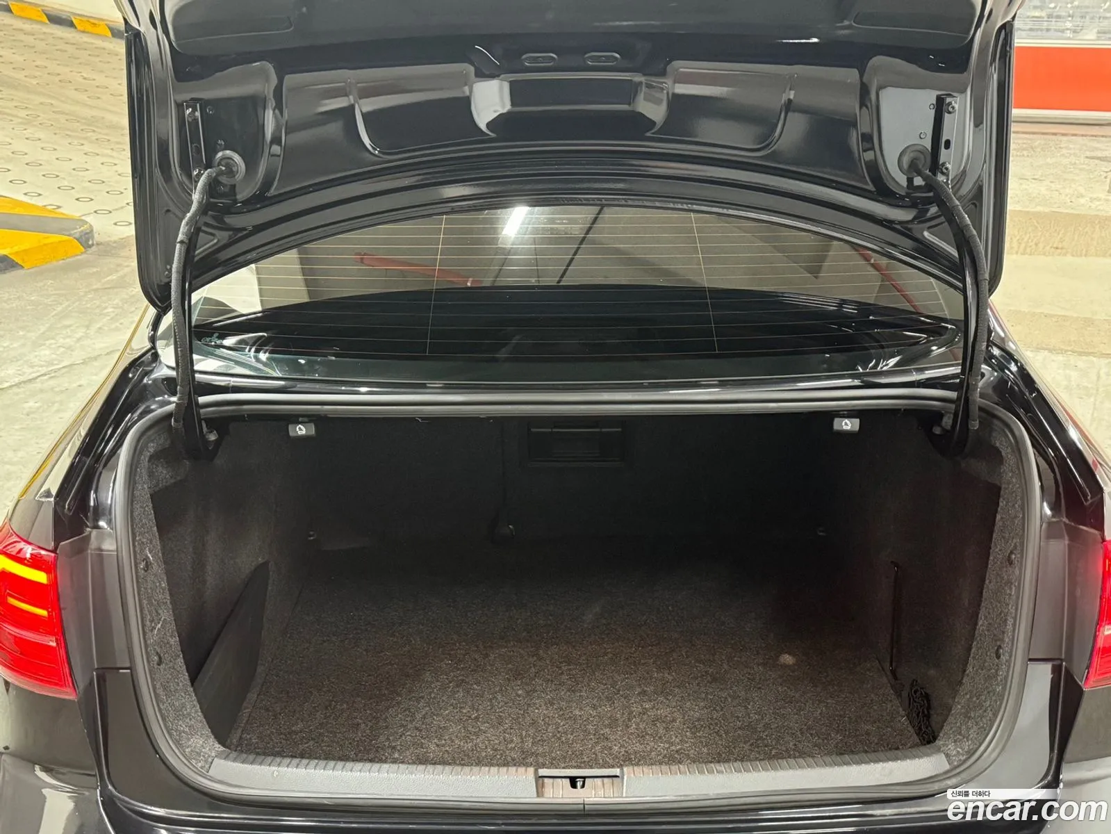 Volkswagen New Jetta 20 Tdi Bluemotion Premium 6Th Generation - фотография 7646626