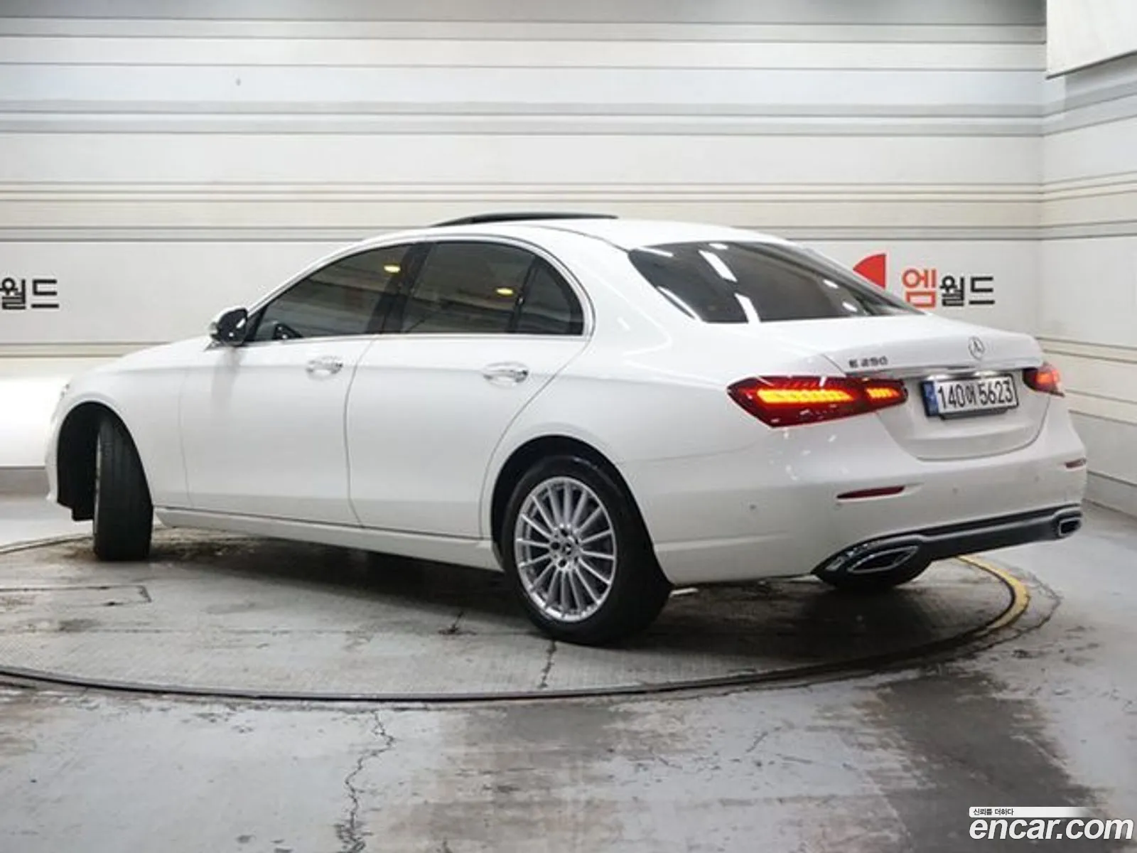 Mercedes E-Class W213 E250 Exclusive - фотография 19128665