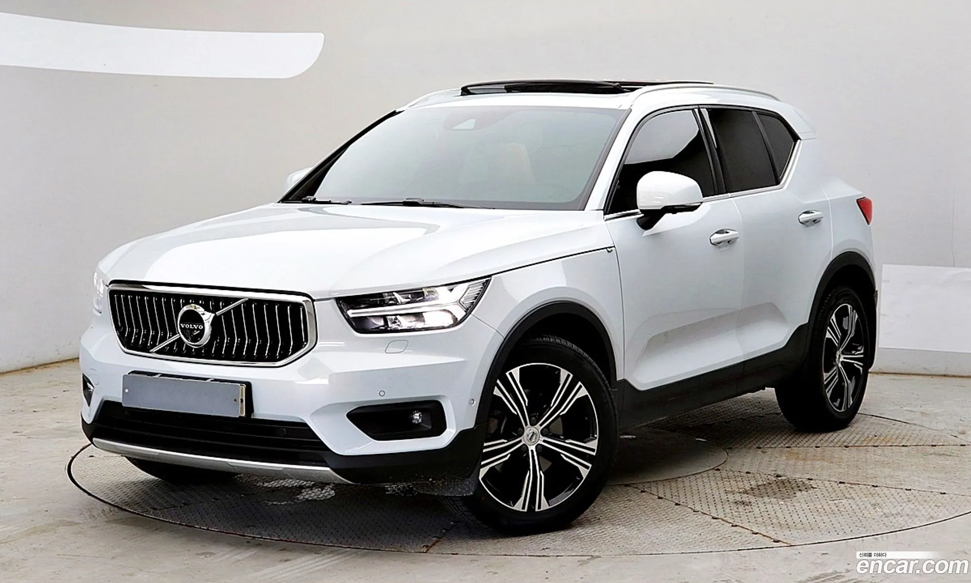 Volvo Xc40 B4 Inscription - фотография 6338388