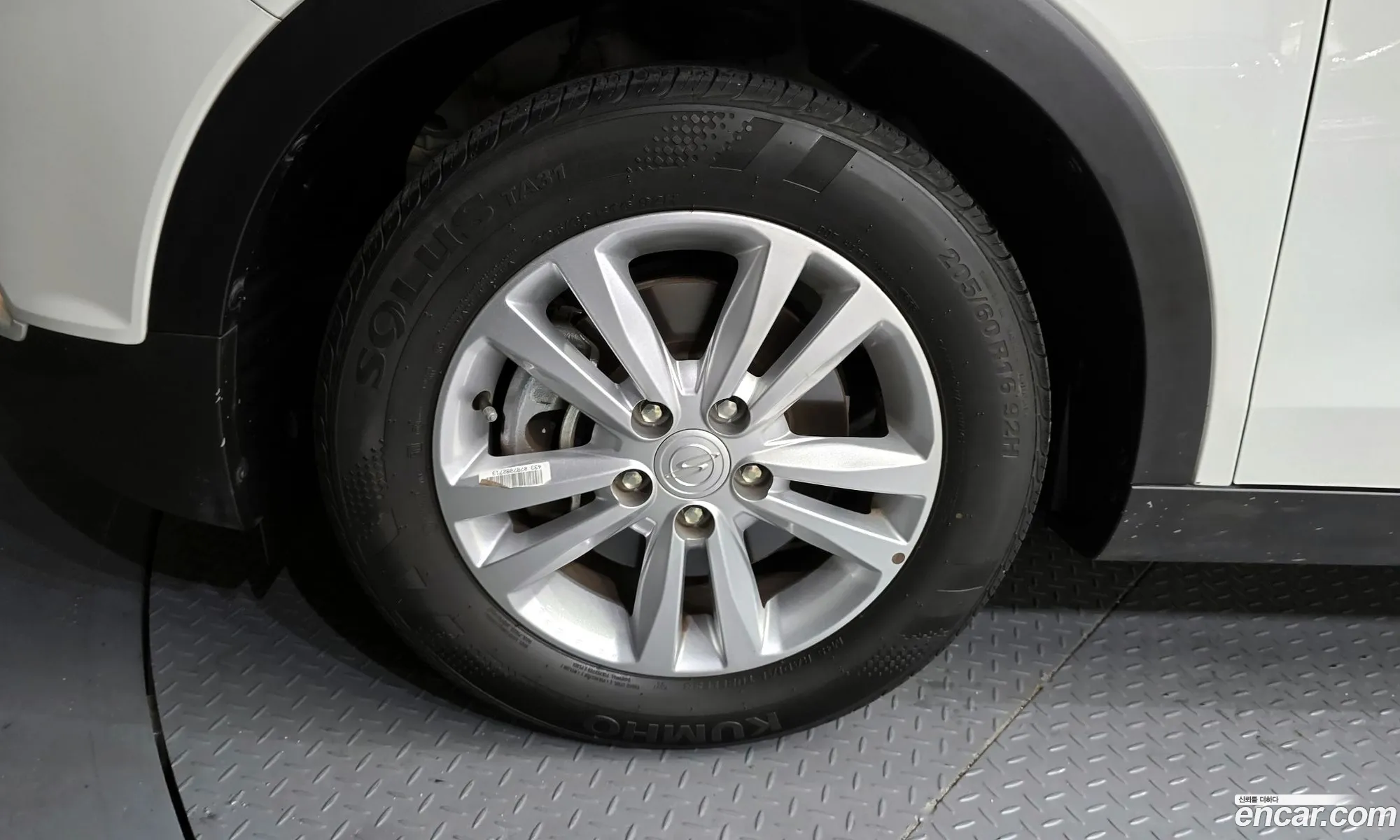 Kg Mobility Ssangyong Tivoli Vx 2Wd - фотография 8656756
