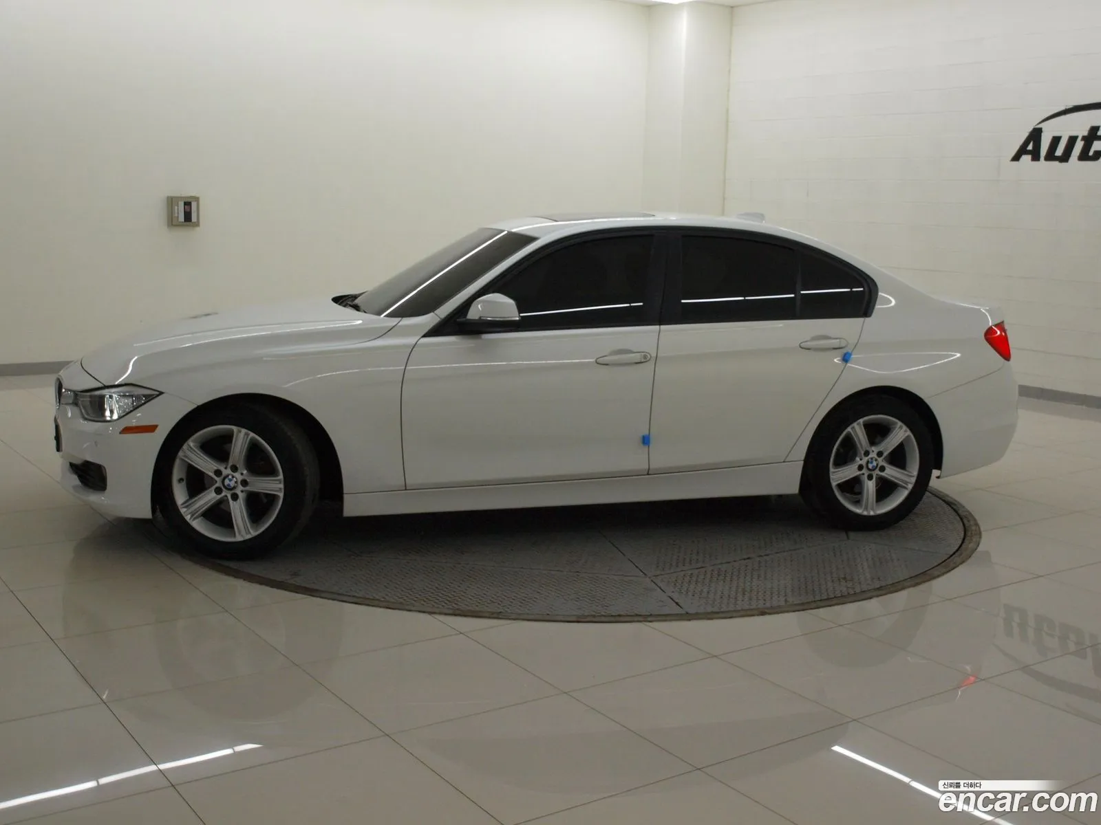 BMW 3 Series F30 320I - фотография 17843887