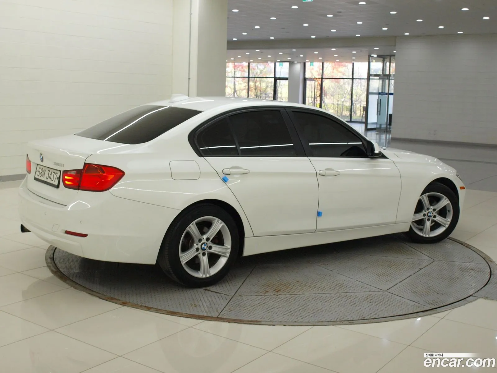 BMW 3 Series F30 320I - фотография 17843889