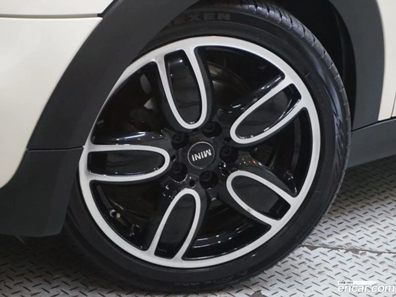 Mini Cooper D Basic 3Rd Generation - фотография 10995219