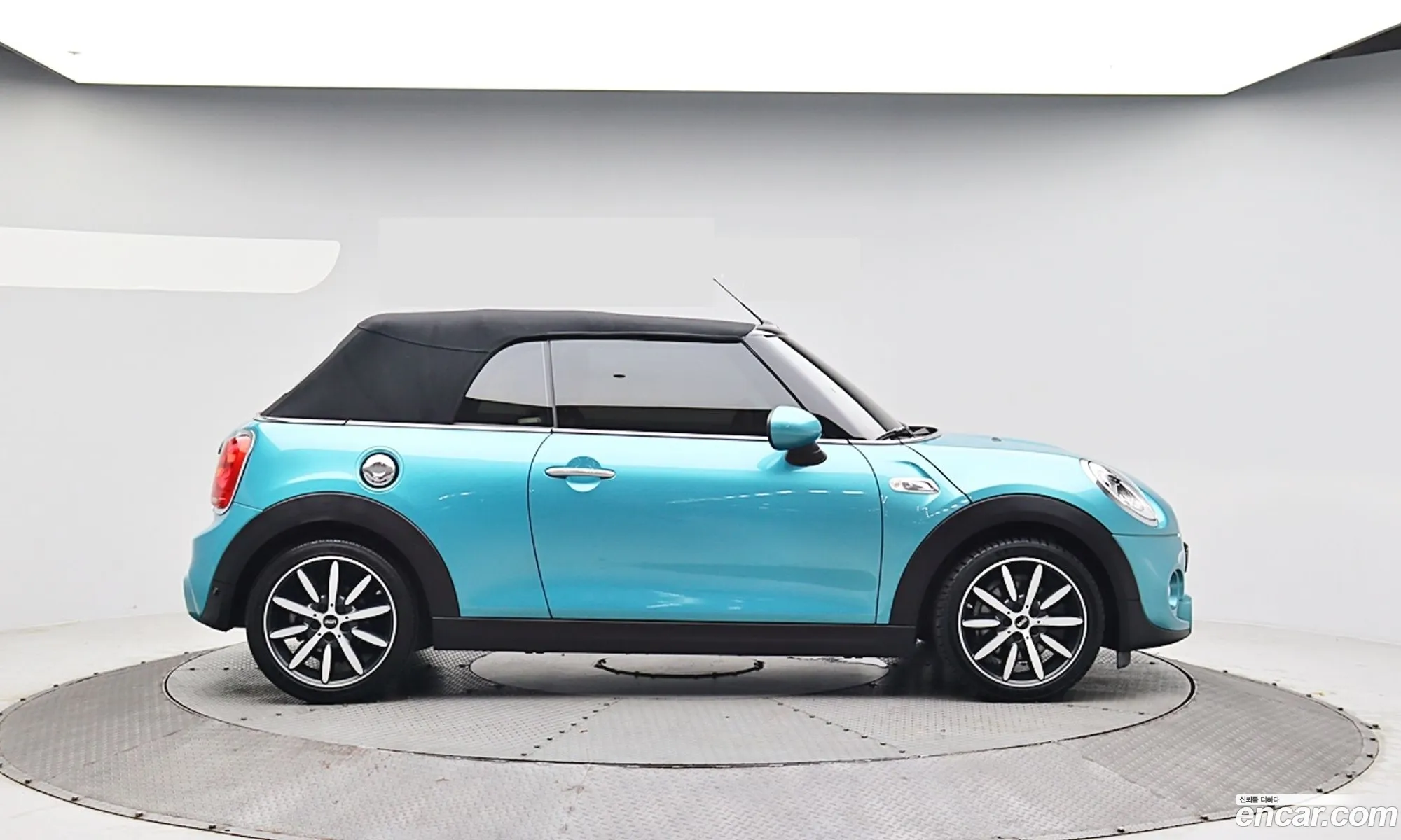 Mini Cooper S Convertible Basic 3Rd Generation - фотография 10995231