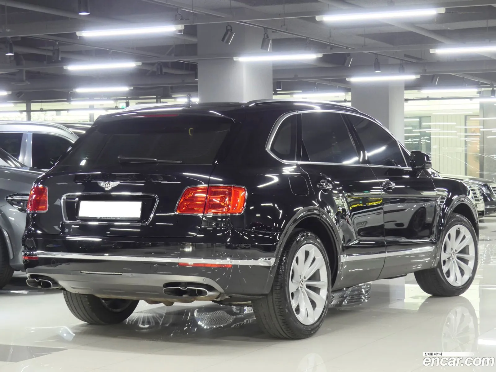 Bentley Bentayga 40 V8 - фотография 4462123