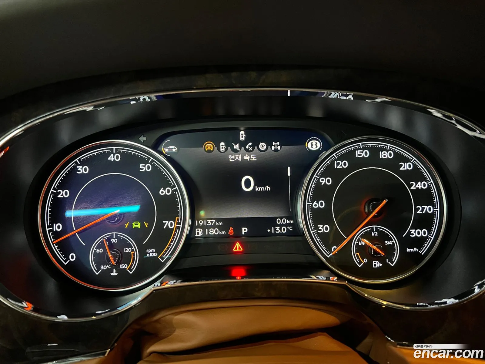 Bentley Bentayga 40 V8 - фотография 4462126