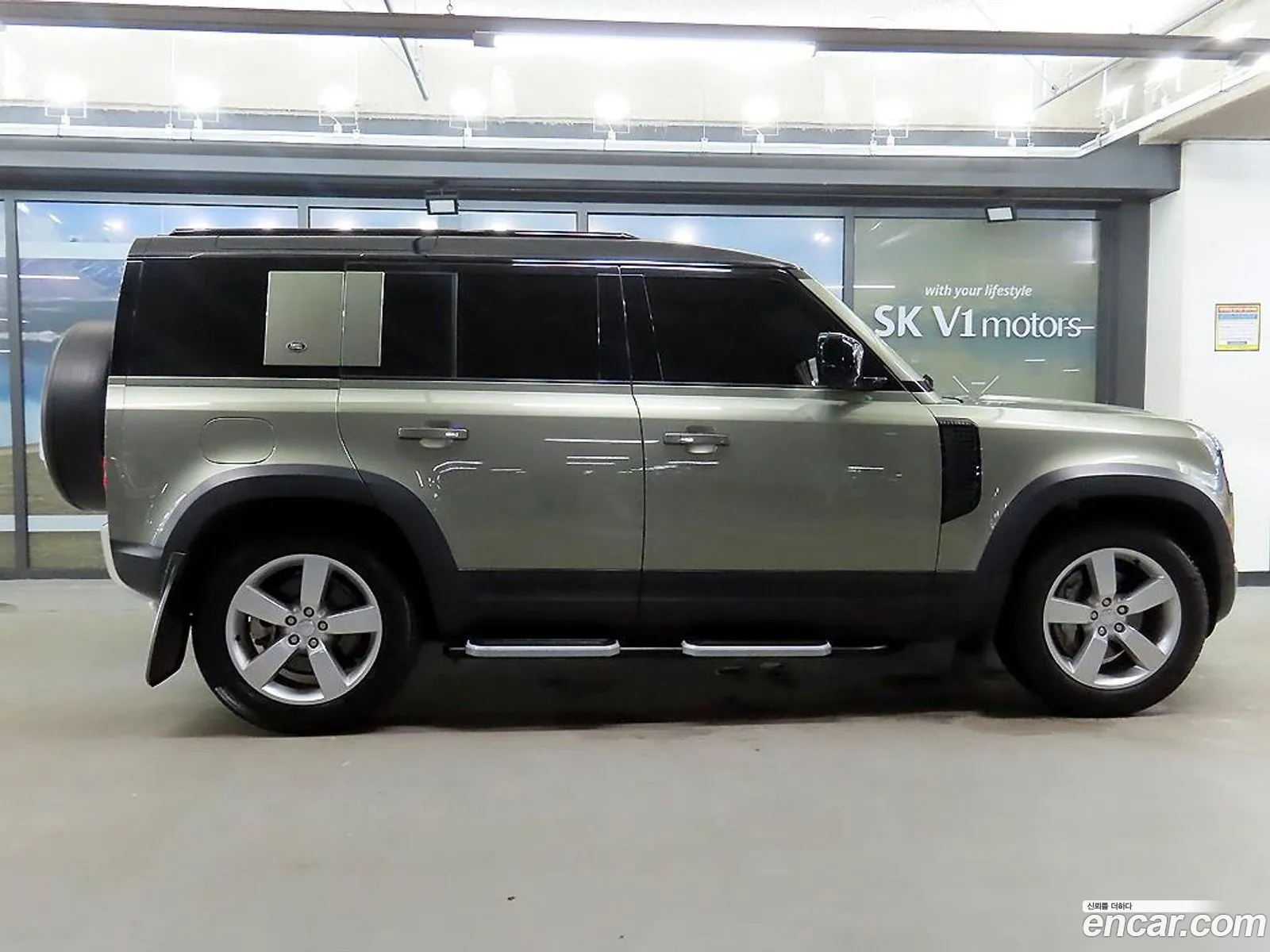 Land Rover Defender L663 110 D300 Hse - фотография 7242645