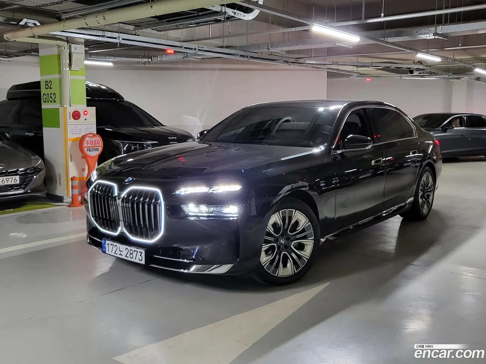 BMW 7 Series G70 740D xDrive Design Pure Excellence - фотография 5682508