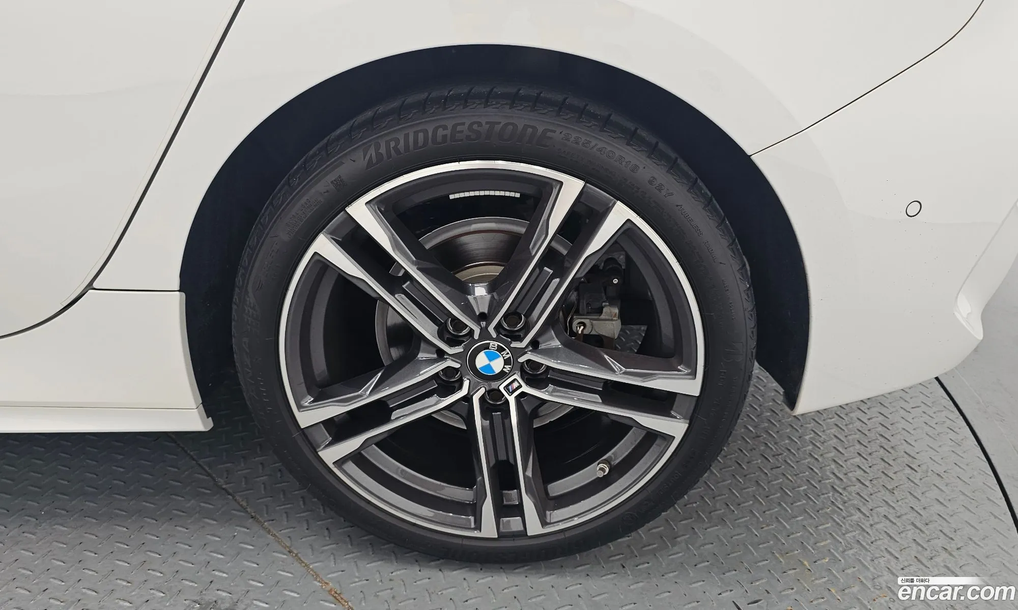BMW 1 Series F40 118D M Sports - фотография 5180418