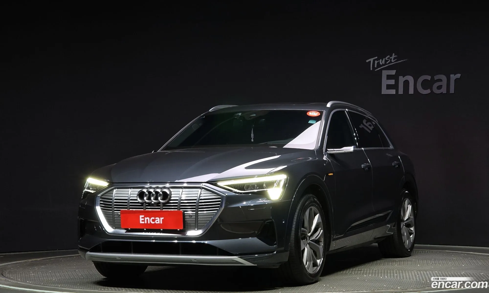 Audi E-Tron 55 Quattro - фотография 1388285