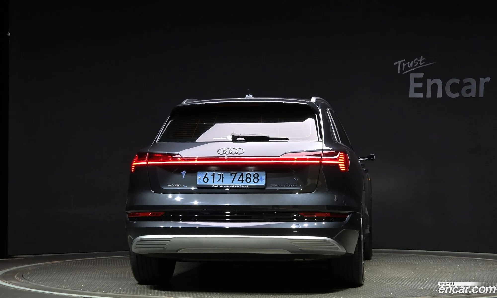 Audi E-Tron 55 Quattro - фотография 1388288