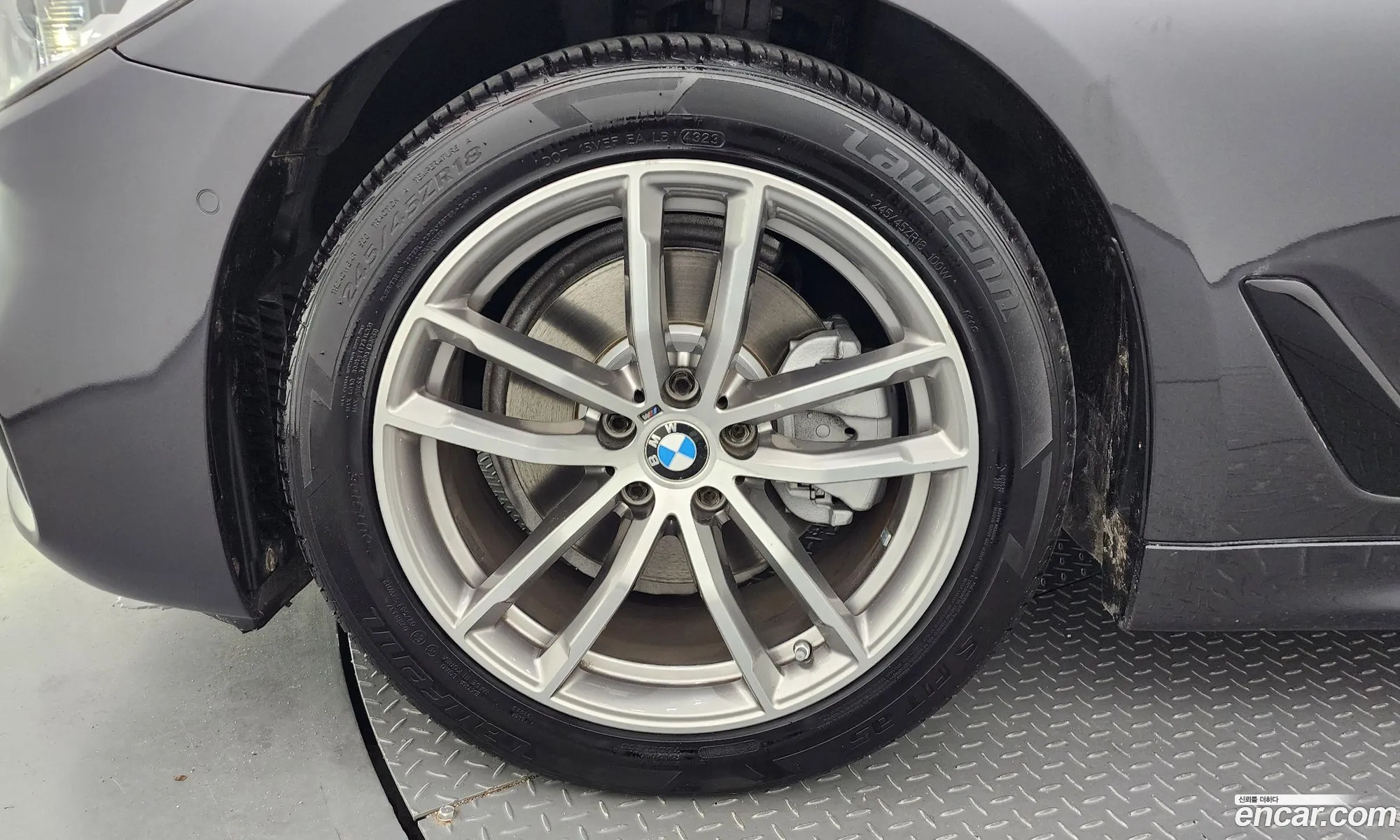 BMW 5 Series G30 520D xDrive M Sports - фотография 18026424