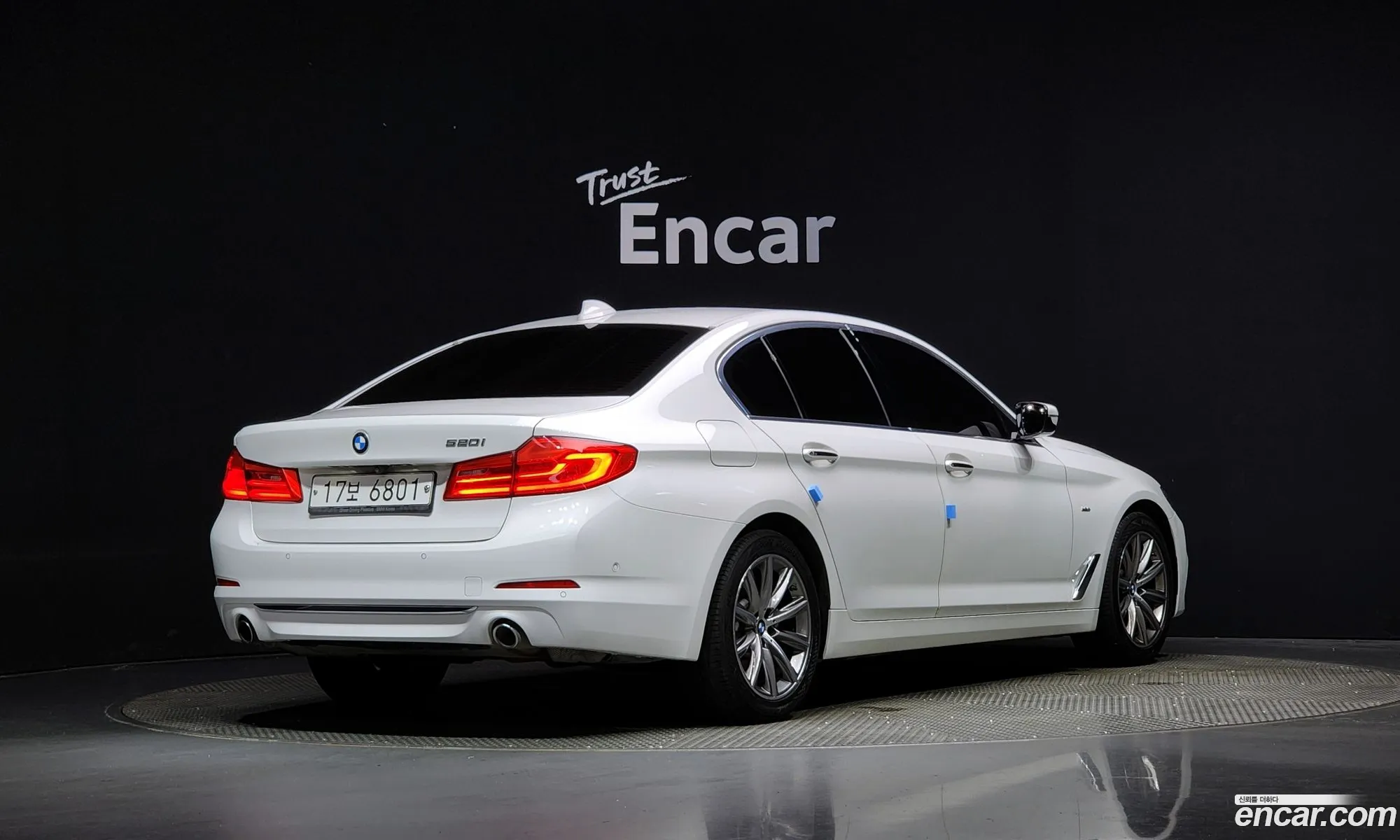 BMW 5 Series G30 520I Luxury - фотография 5089305