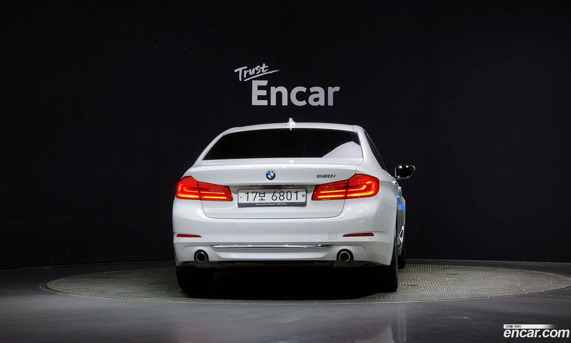 BMW 5 Series G30 520I Luxury - фотография 5089307