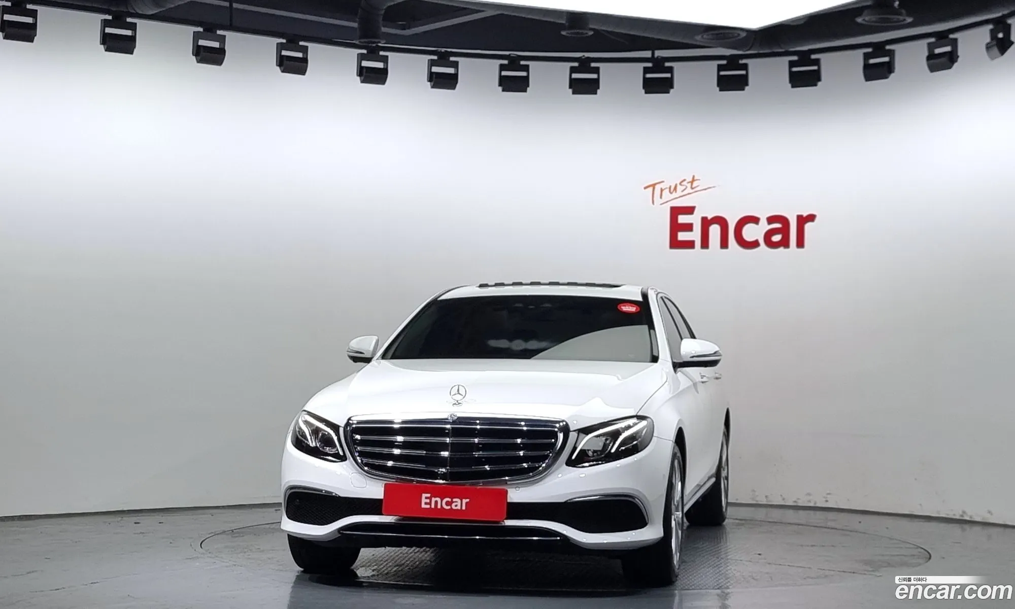 Mercedes E-Class W213 E300 4Matic Exclusive - фотография 19109770