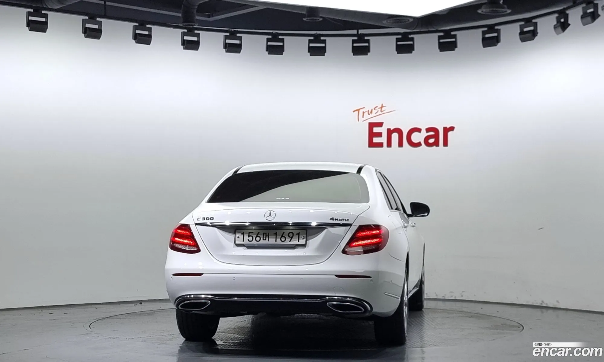 Mercedes E-Class W213 E300 4Matic Exclusive - фотография 19109771