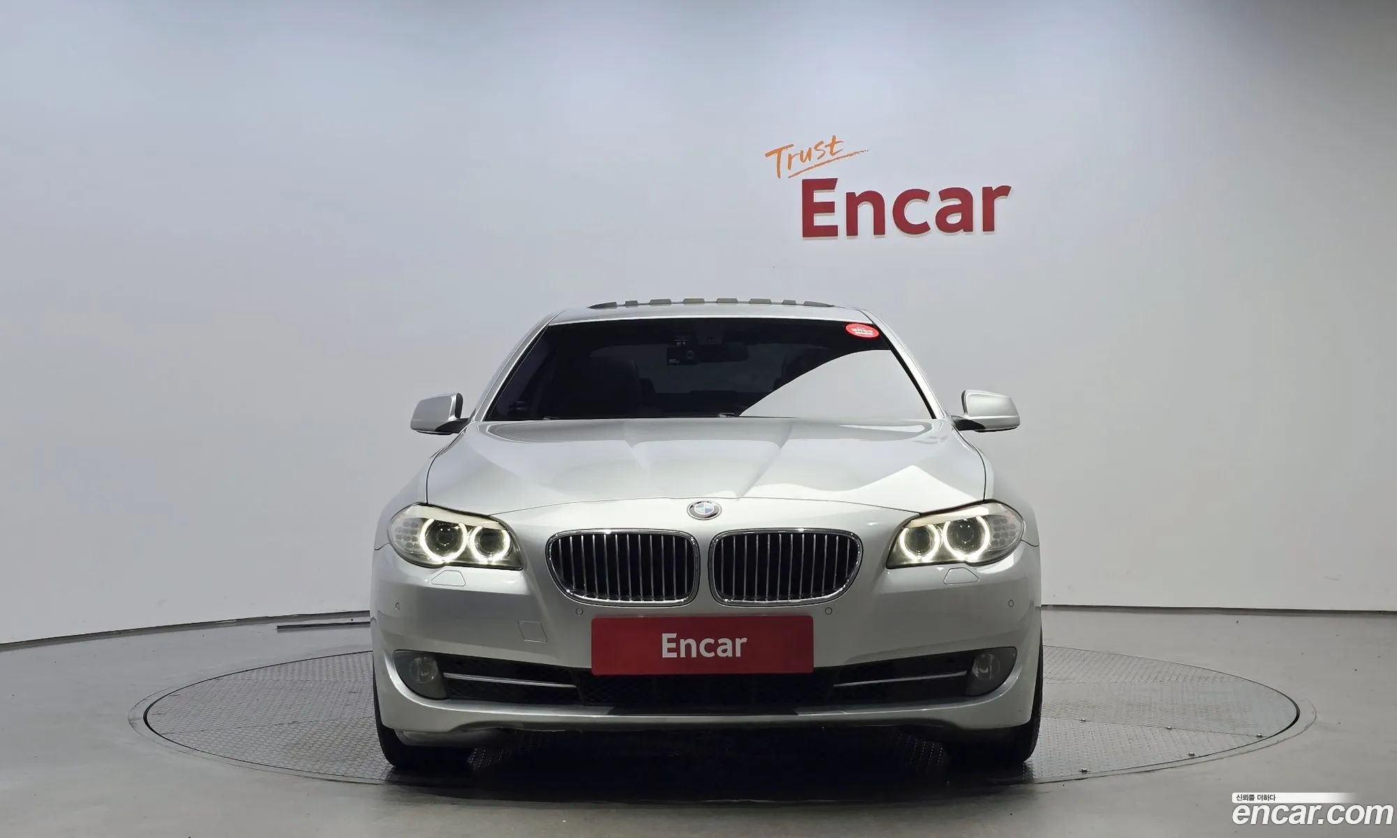BMW 5 Series F10 520D - фотография 18299041
