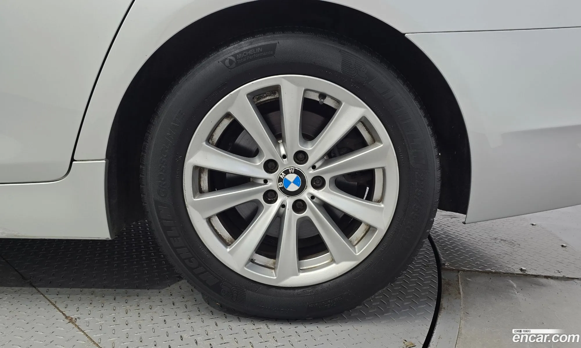 BMW 5 Series F10 520D - фотография 18299043