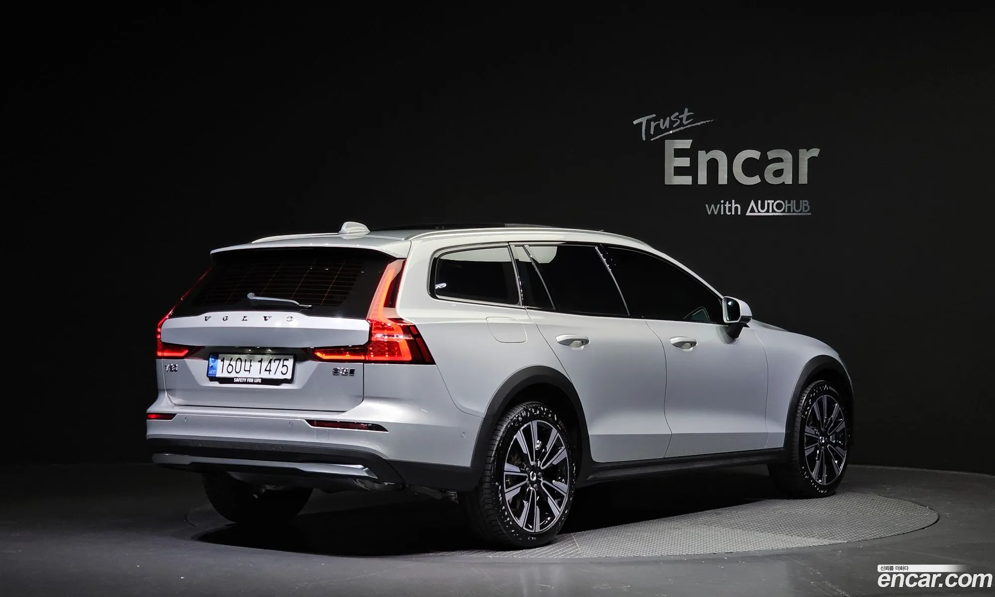 Volvo V60 Cross Country 2Nd Generation B5 Ultimate Awd - фотография 14715675