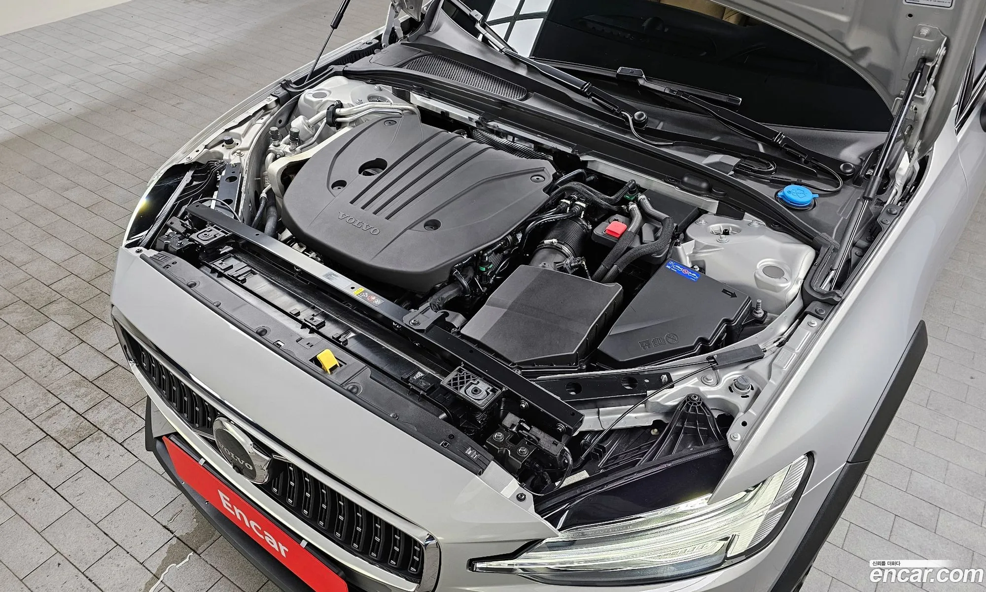 Volvo V60 Cross Country 2Nd Generation B5 Ultimate Awd - фотография 14715679