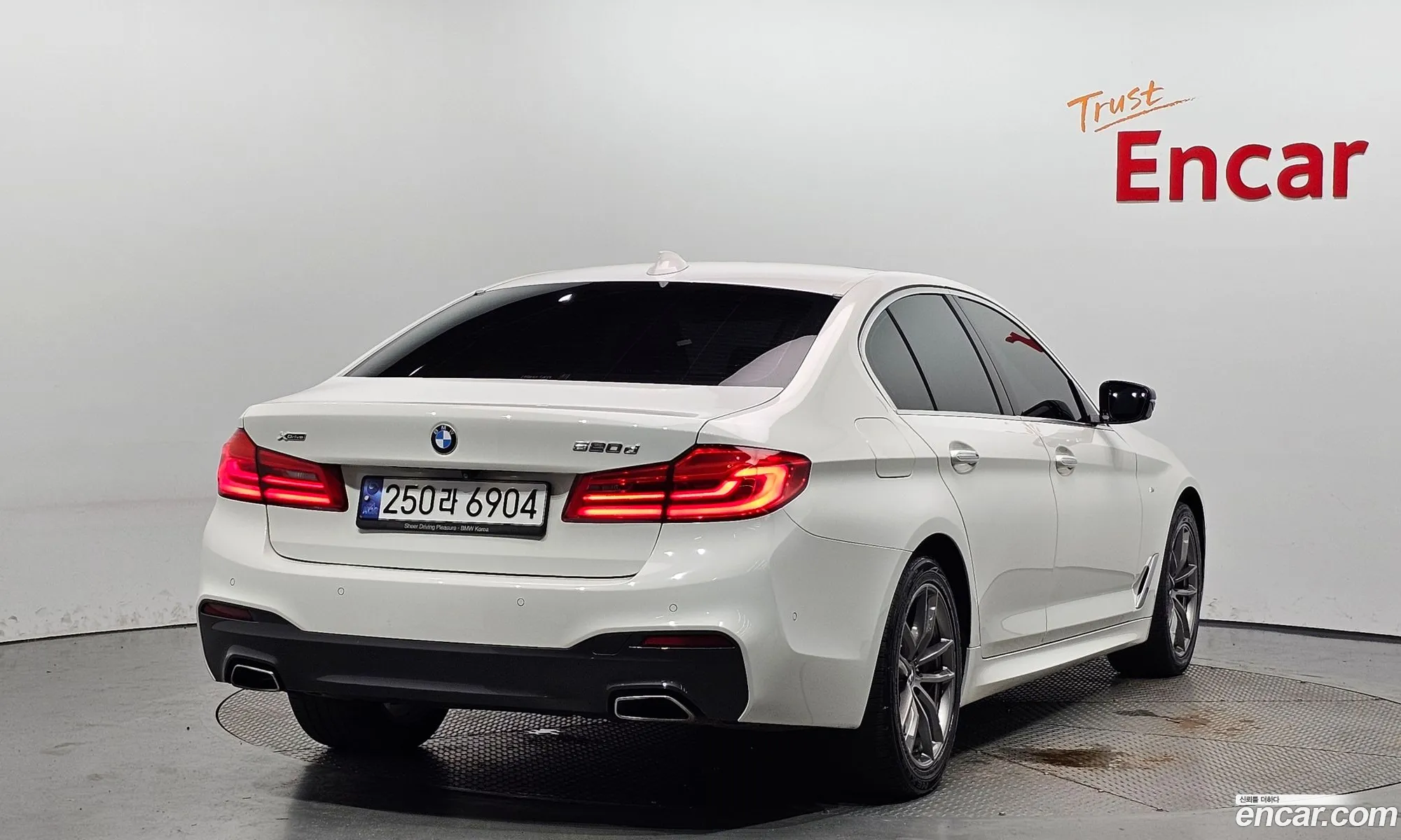 BMW 5 Series G30 520D xDrive M Sport Plus - фотография 18081150