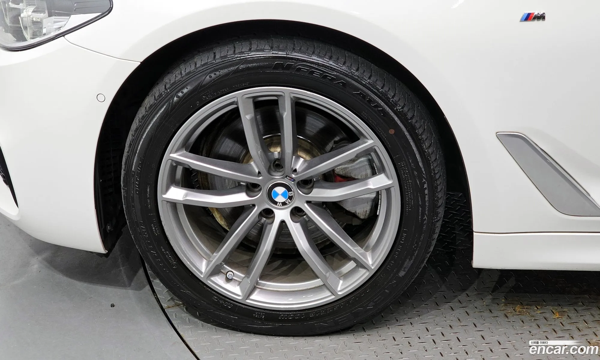 BMW 5 Series G30 520D xDrive M Sport Plus - фотография 18081153
