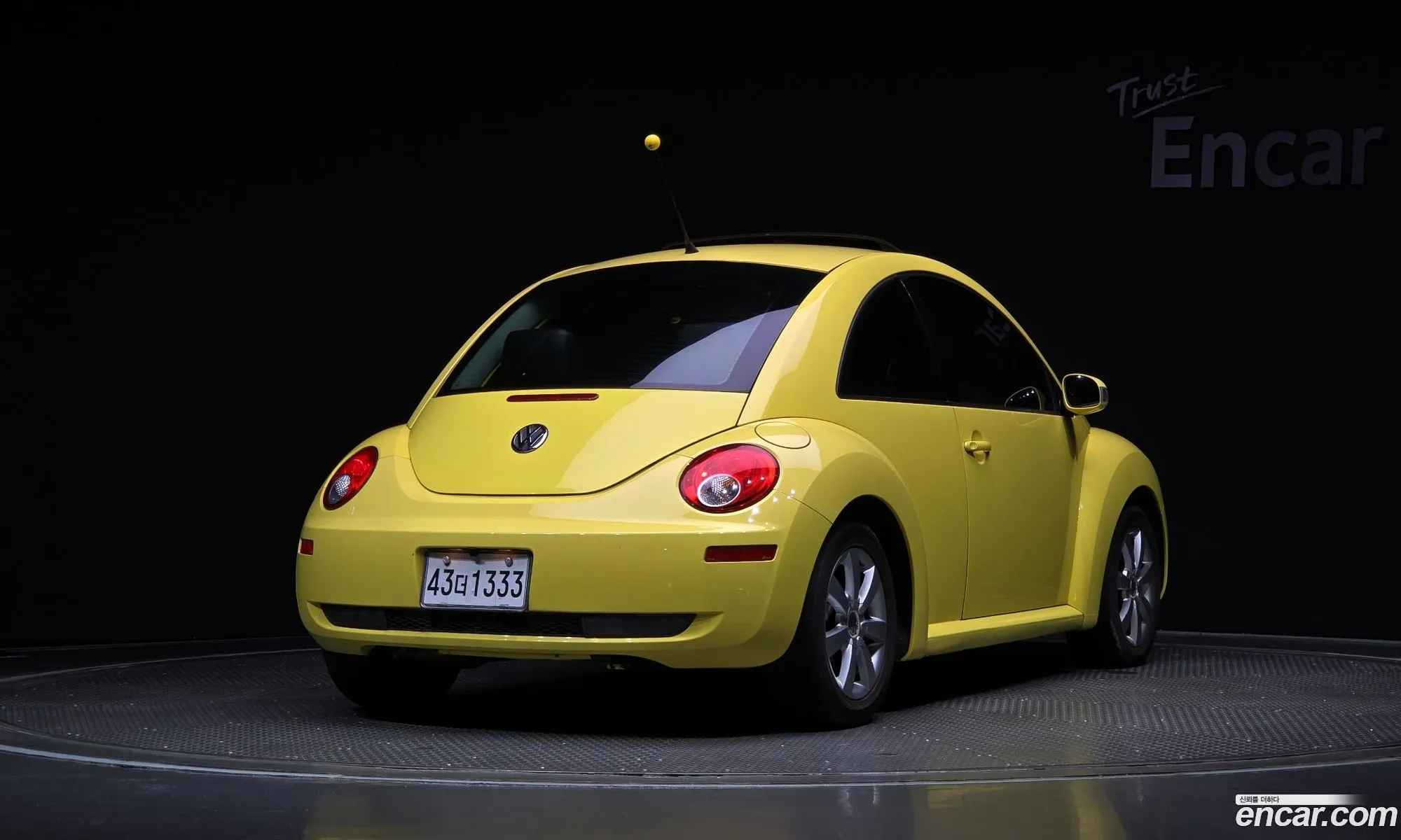 Volkswagen New Beetle Deluxe 20 9C - фотография 8482661