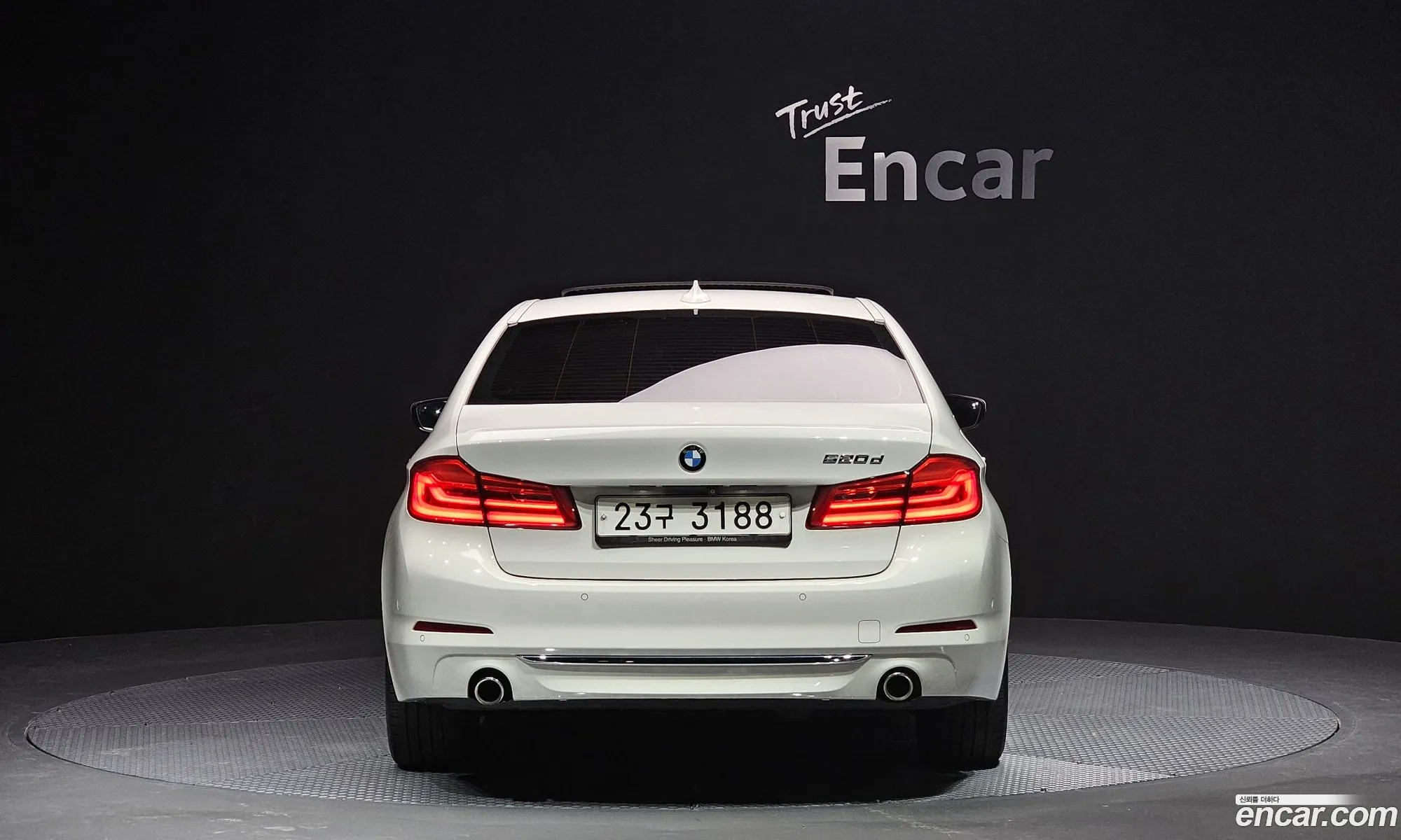 BMW 5 Series G30 520D Luxury Special Edition - фотография 18135005
