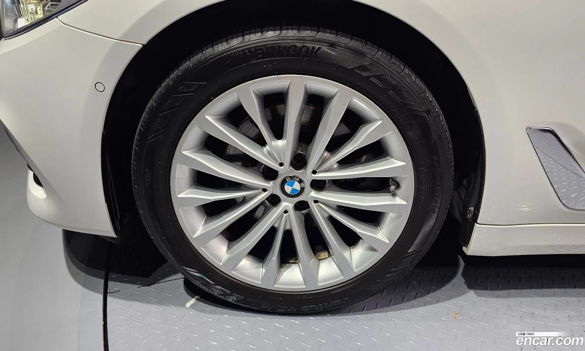BMW 5 Series G30 520D Luxury Special Edition - фотография 18135006