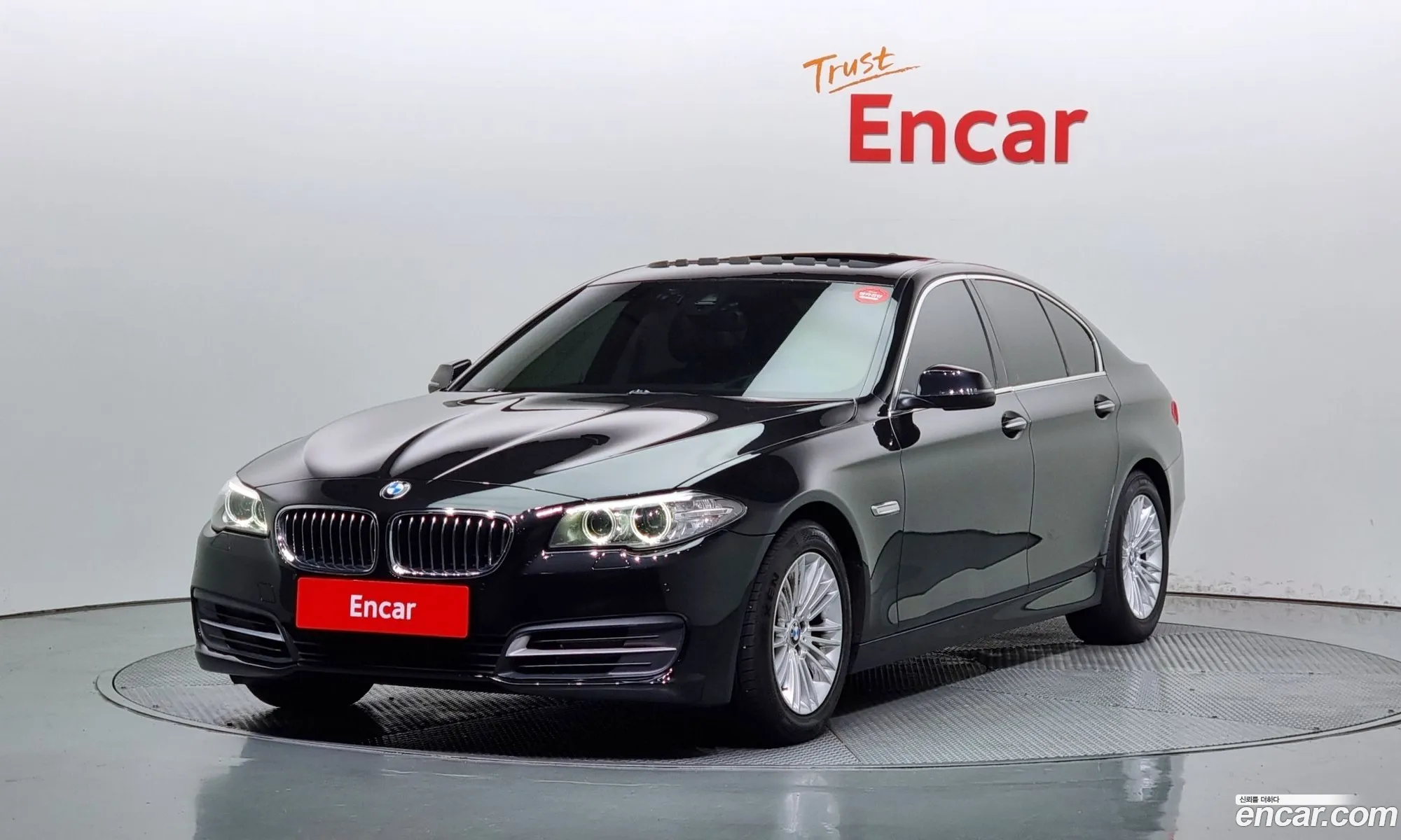 BMW 5 Series F10 520D - фотография 18125723