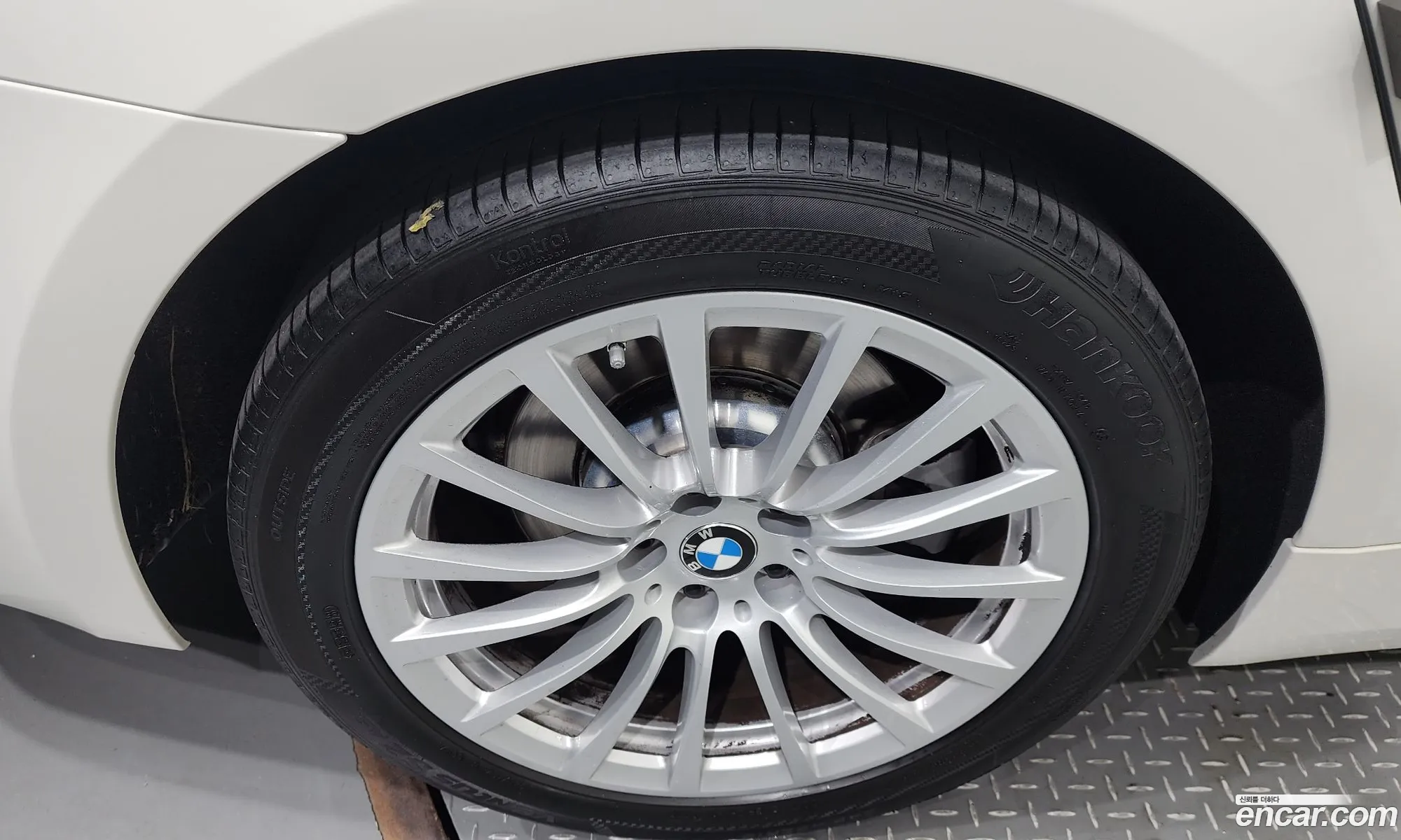 BMW 5 Series G30 520I Luxury - фотография 6885900