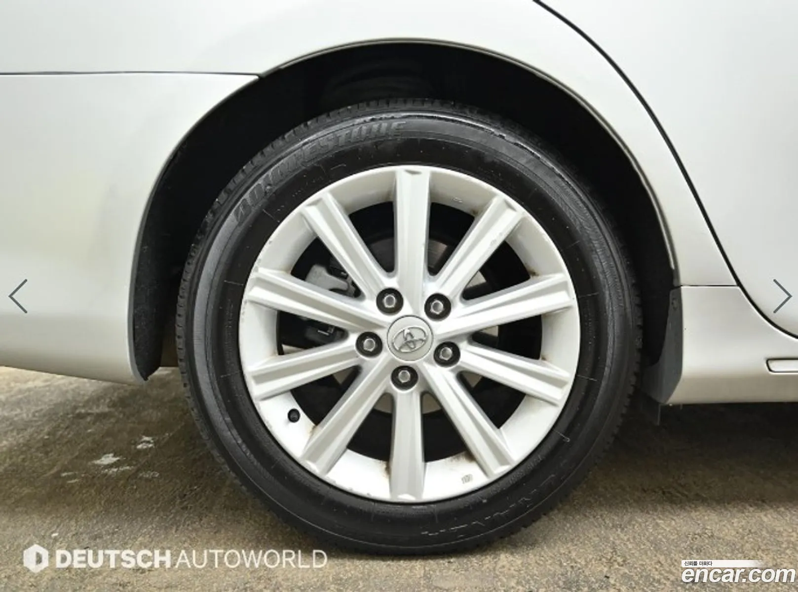 Toyota New Camry 25 Xle - фотография 15359070