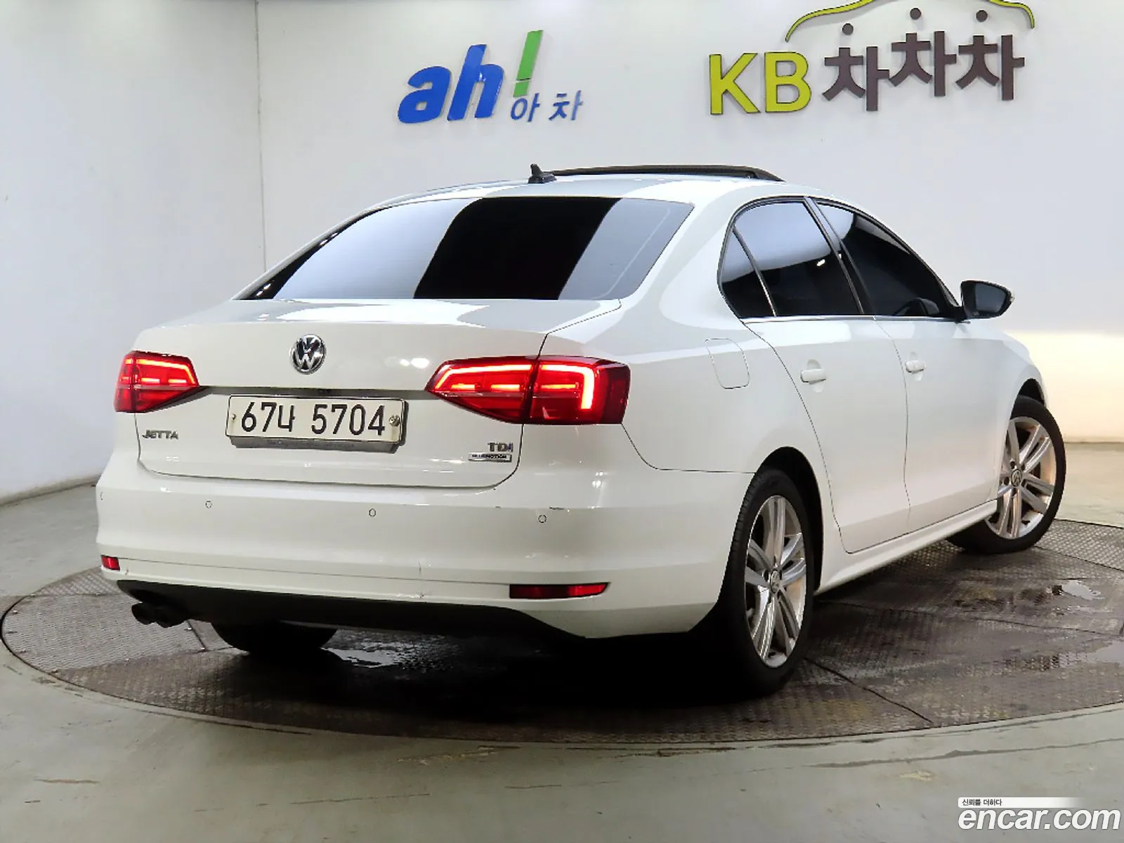 Volkswagen New Jetta 20 Tdi Bluemotion Premium 6Th Generation - фотография 7707393