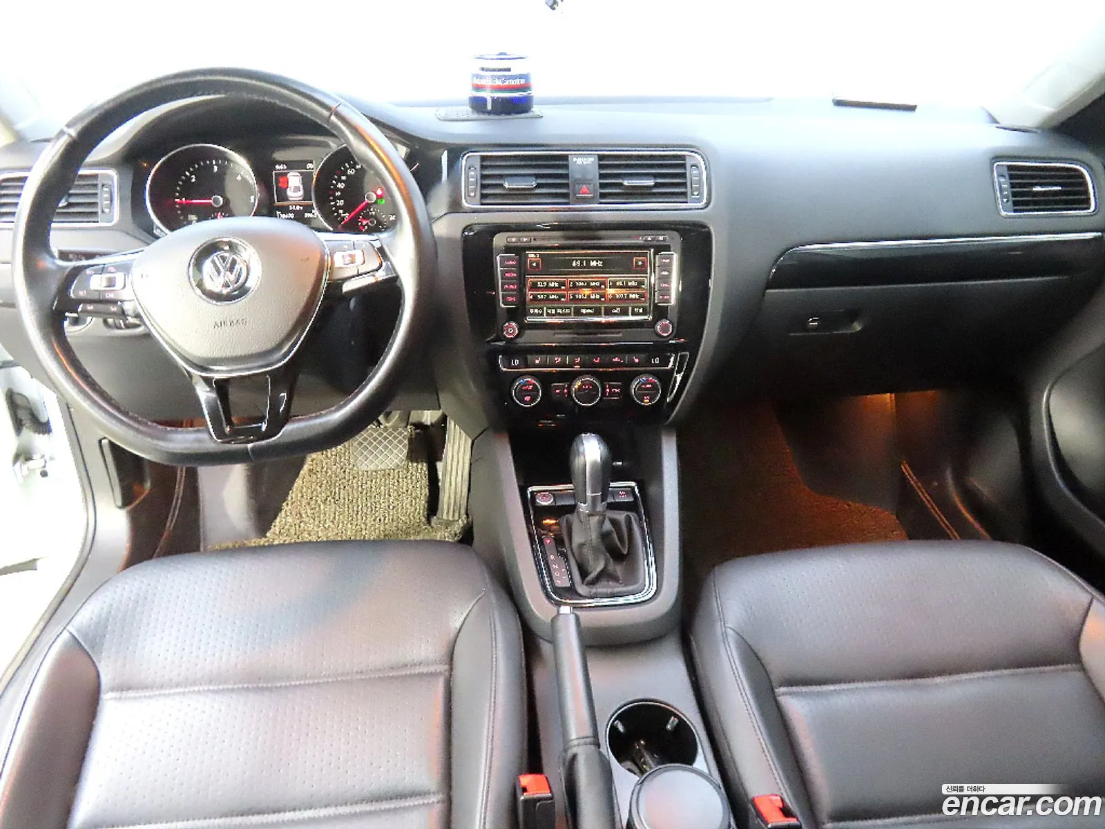 Volkswagen New Jetta 20 Tdi Bluemotion Premium 6Th Generation - фотография 7707394