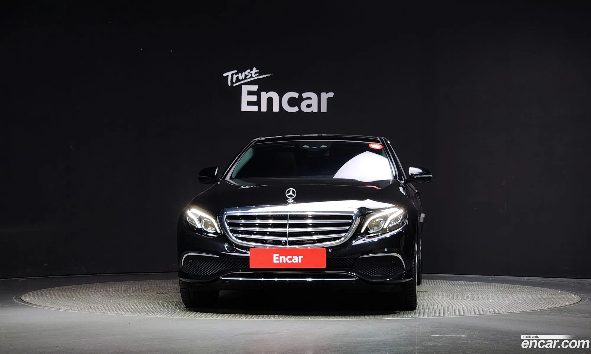 Mercedes E-Class W213 E300 4Matic Exclusive - фотография 19816126
