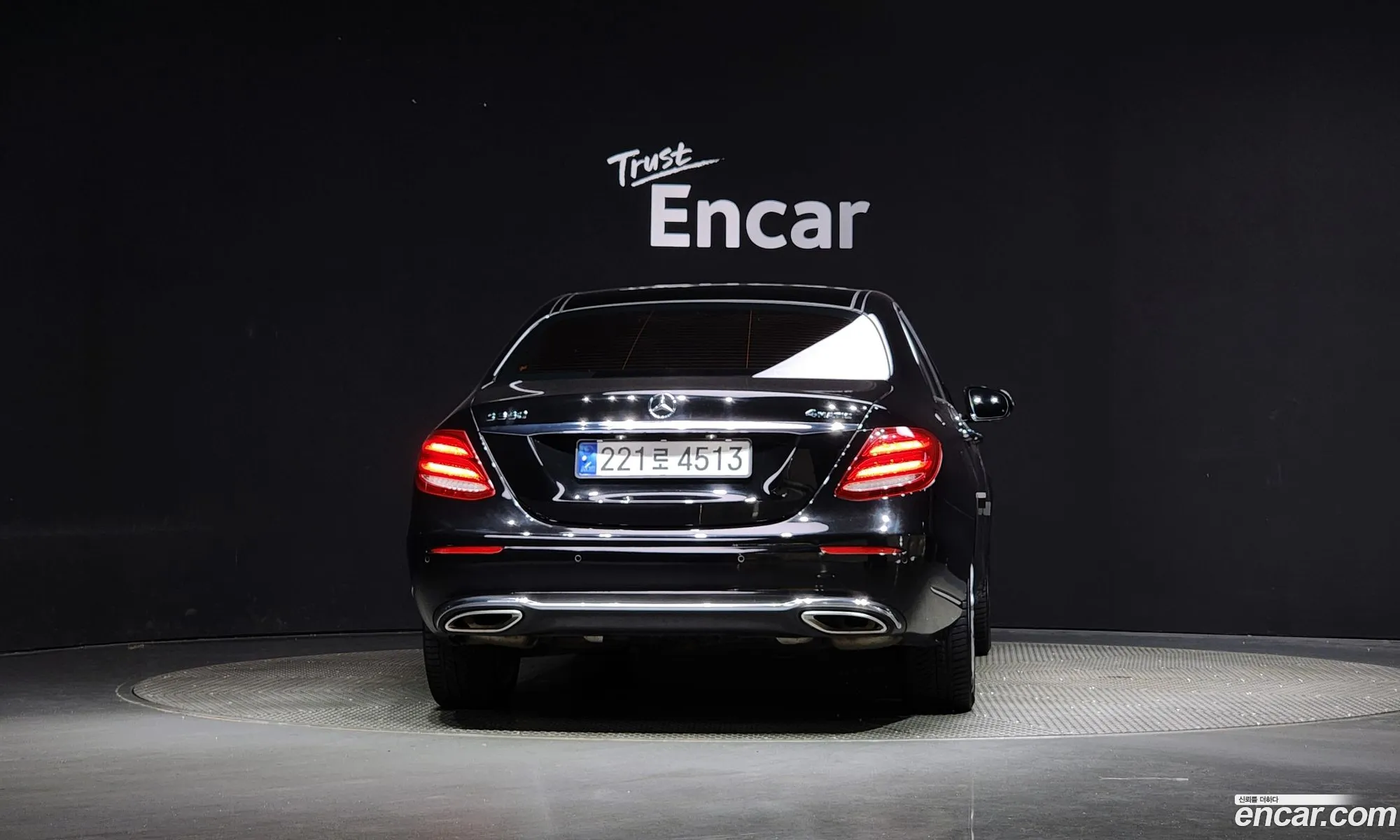 Mercedes E-Class W213 E300 4Matic Exclusive - фотография 19816127