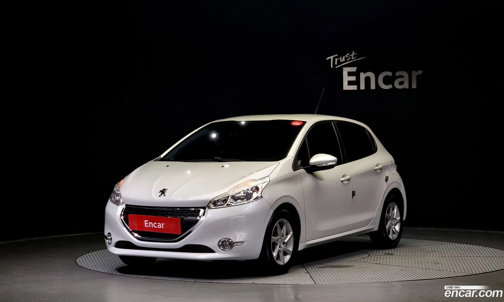 Peugeot 208 14 E-Hdi Eco 5-Door - фотография 4819202