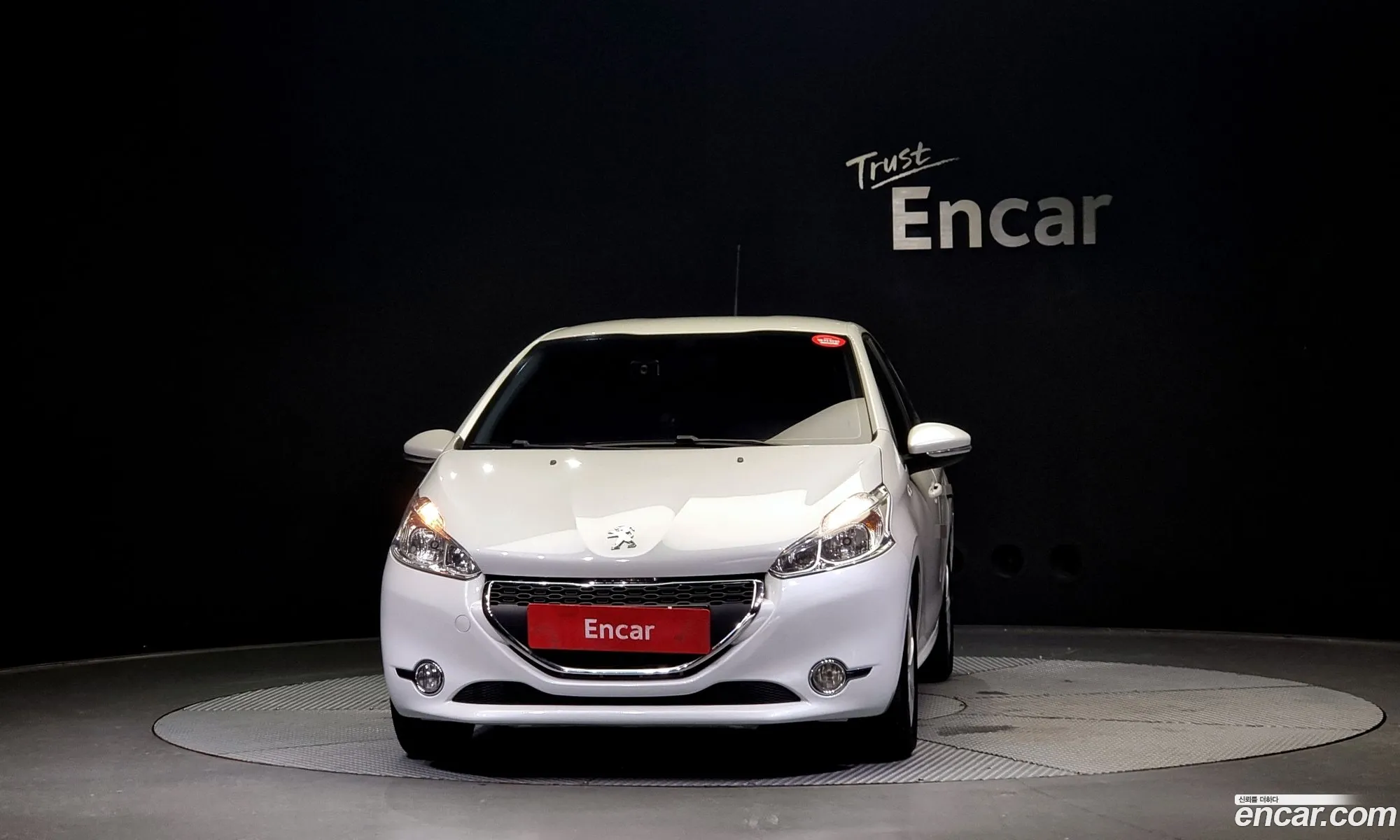 Peugeot 208 14 E-Hdi Eco 5-Door - фотография 4819204