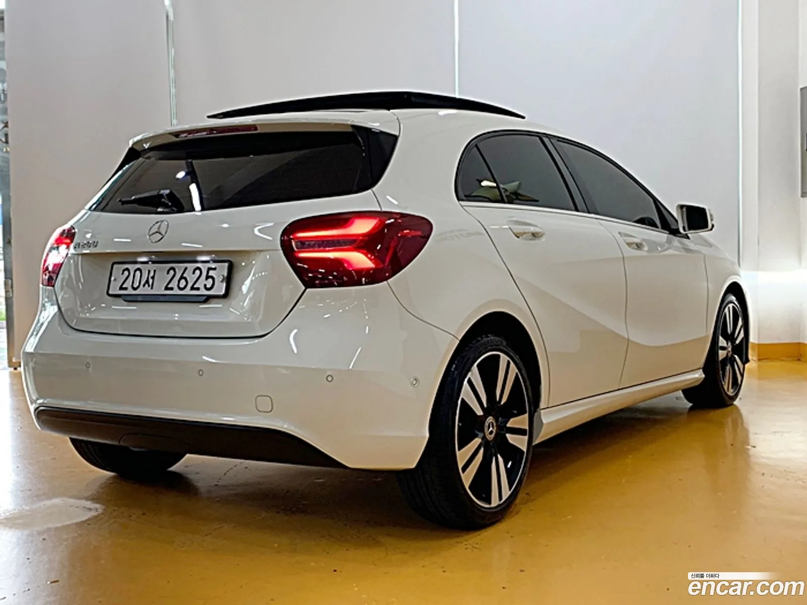 Mercedes A-Class W176 A200 - фотография 19082051